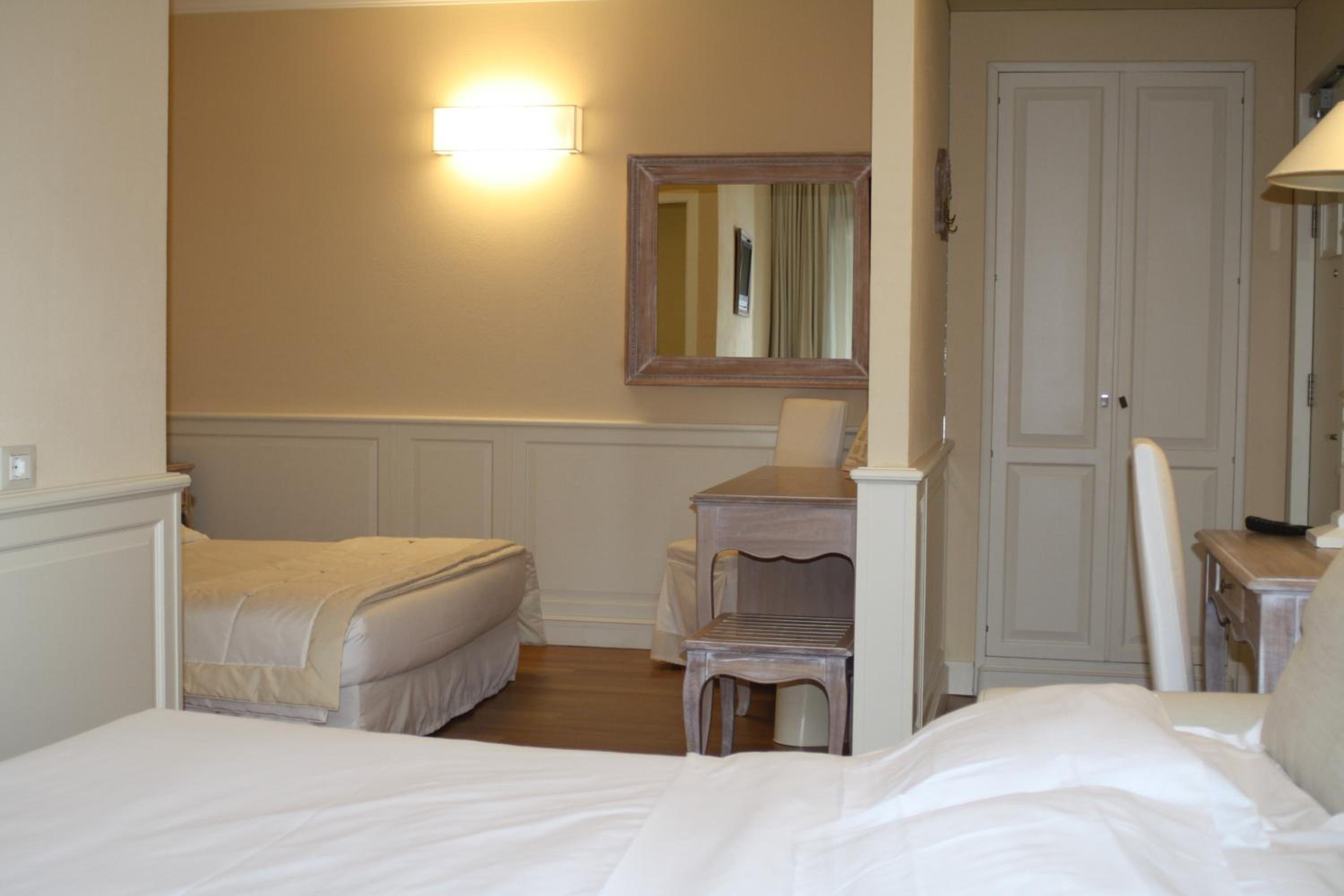 Quadruple Room - Photo 2