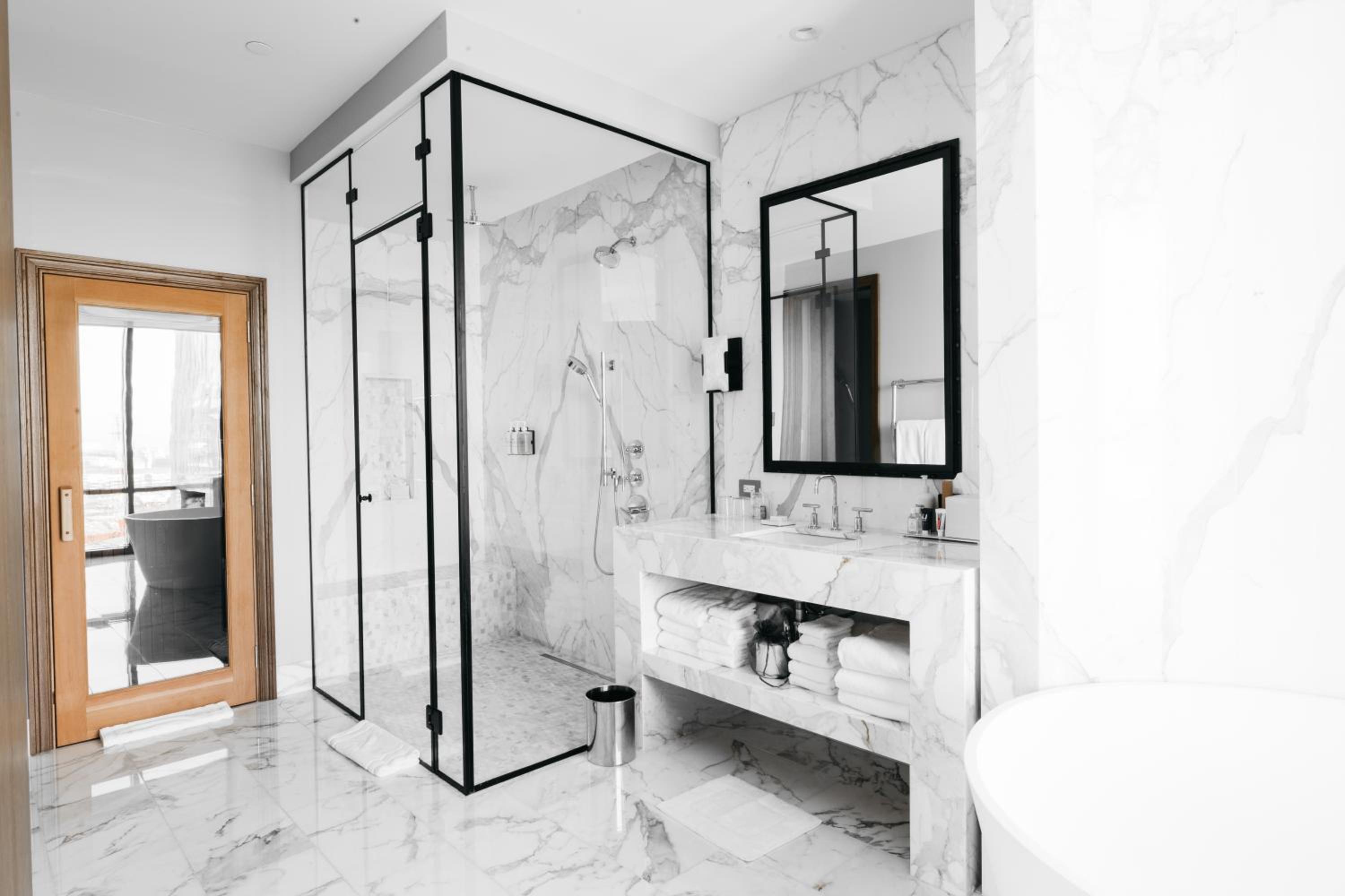 Superior King Suite - Photo 6