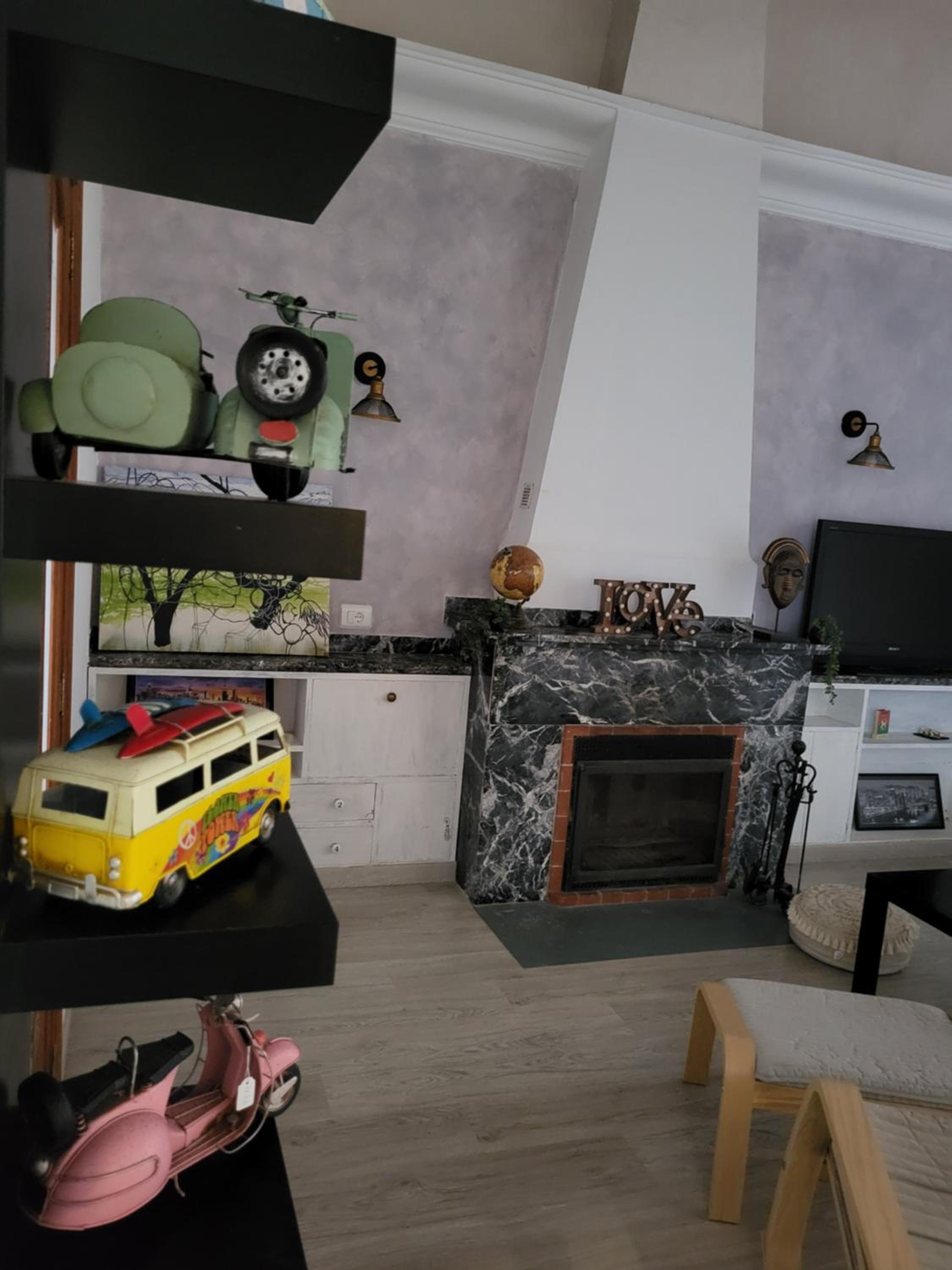 Three-Bedroom House photo 3