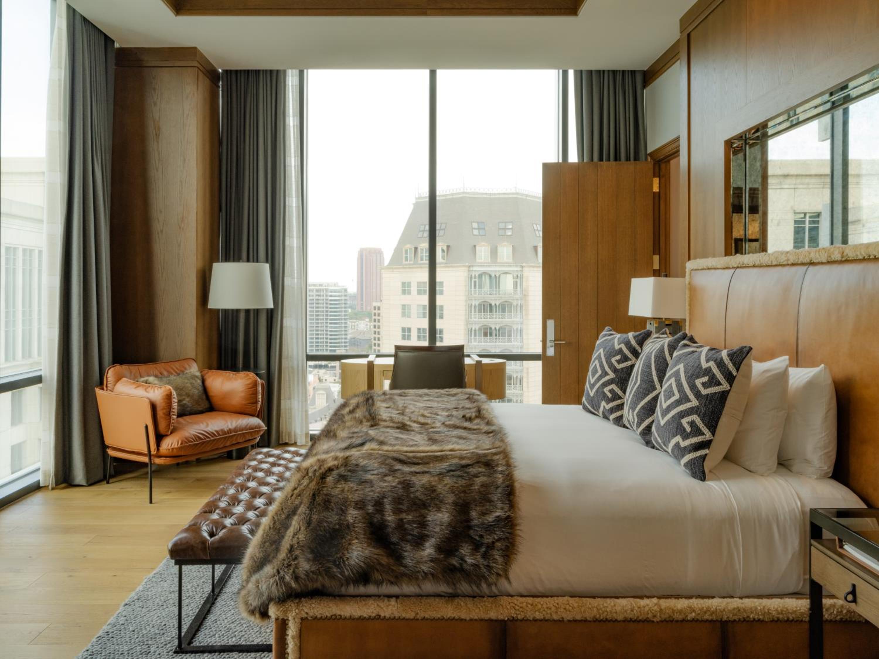 Superior King Suite - Photo 1