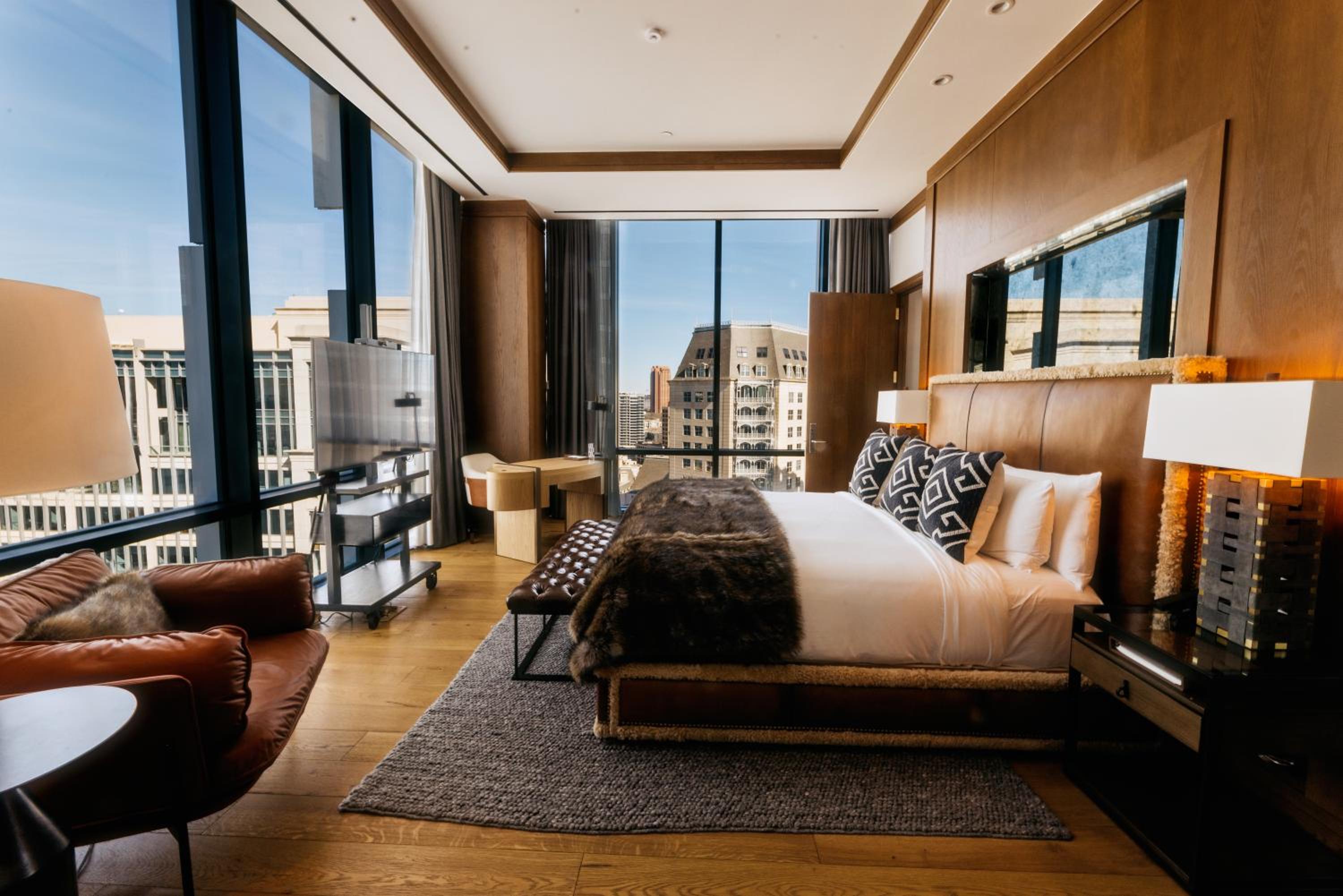 Superior King Suite - Photo 20
