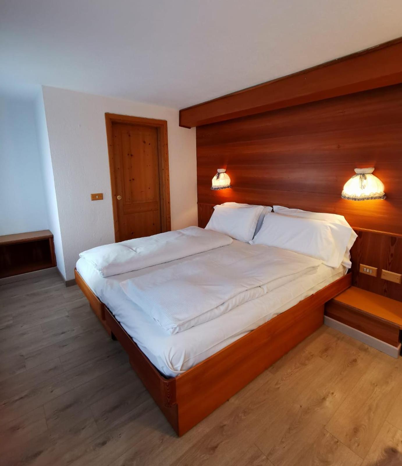 Double or Twin Room photo 3