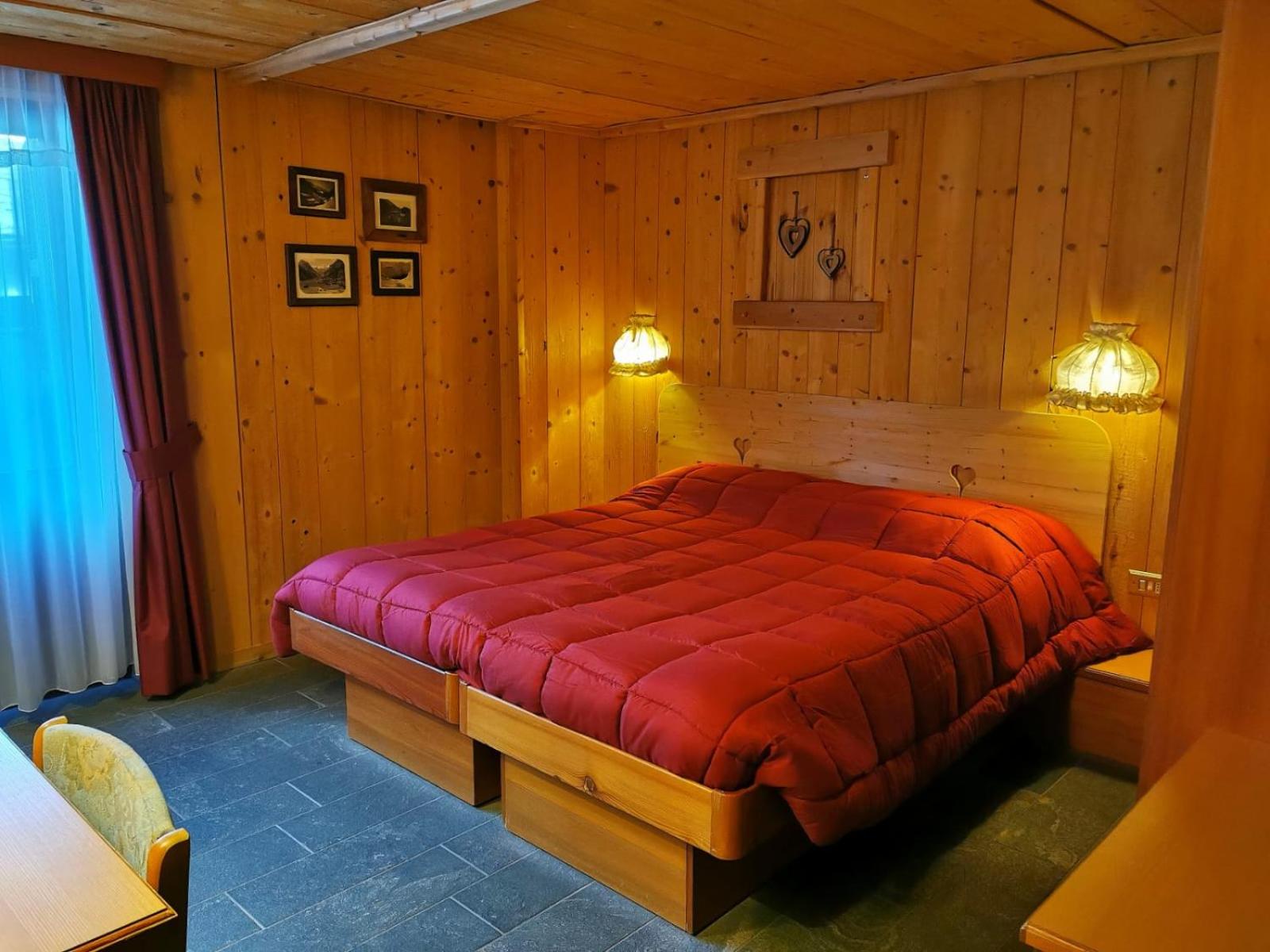 Double or Twin Room with Balcony photo 3