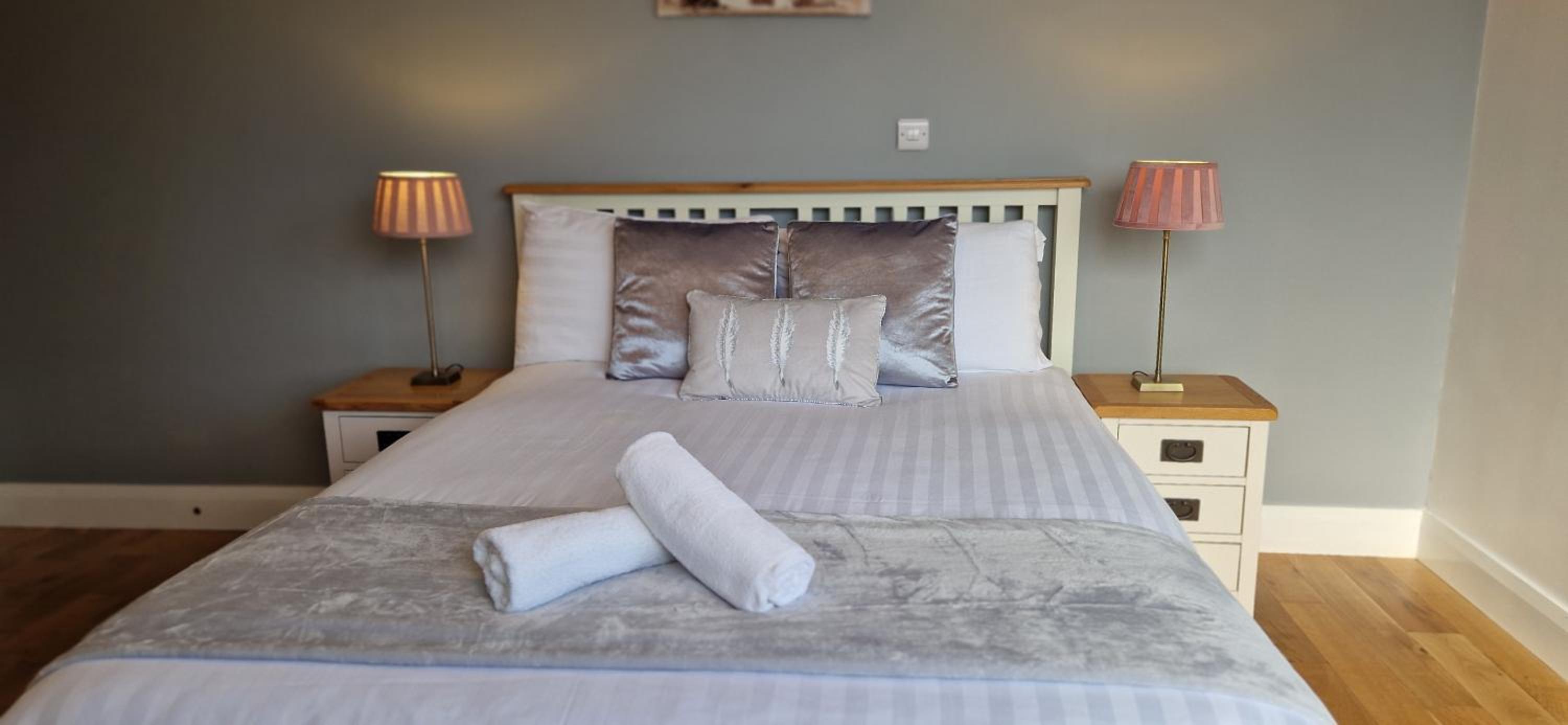 Double Room with Private Bathroom - Photo 2