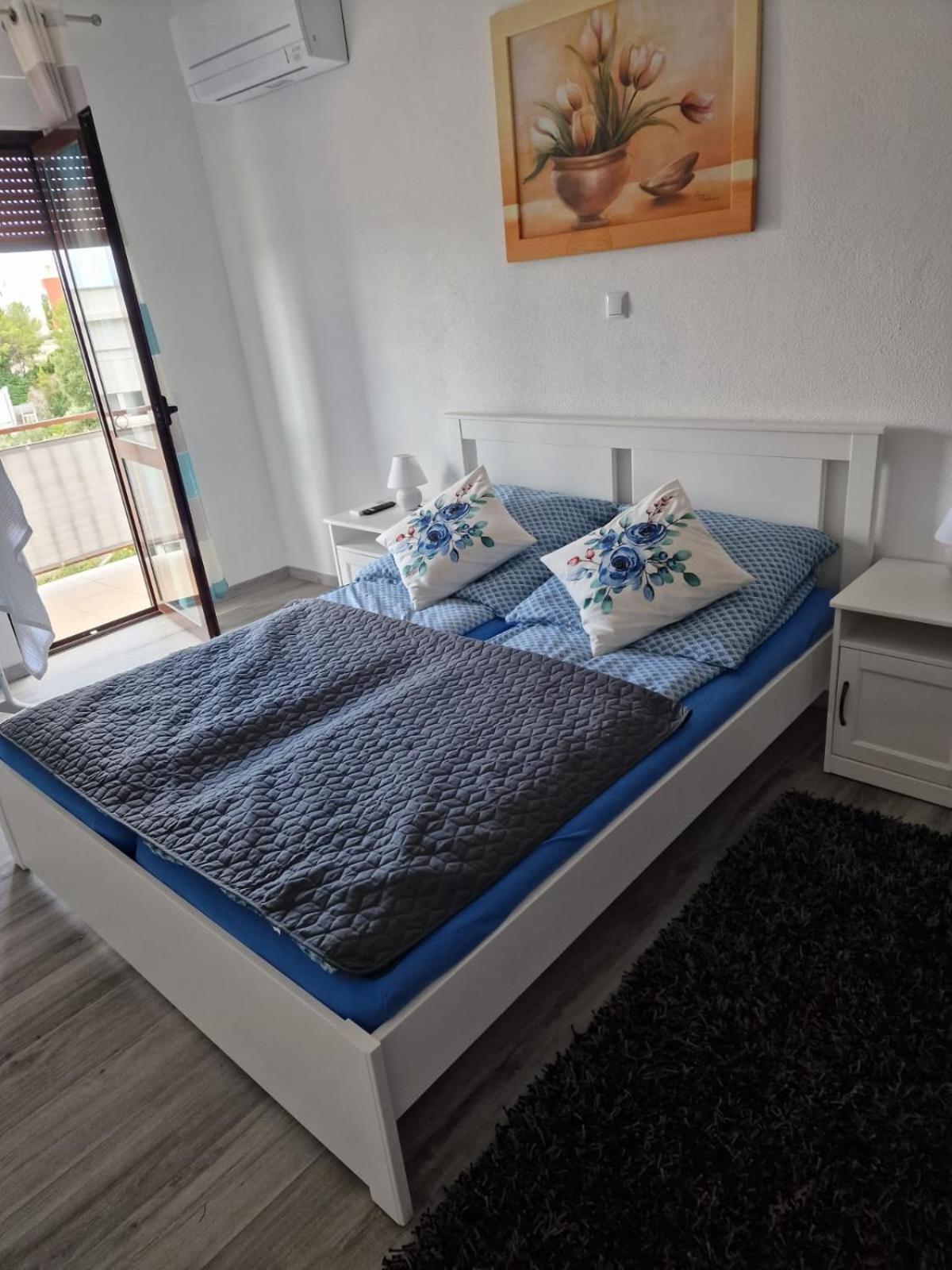 One-Bedroom Apartment with Sea View