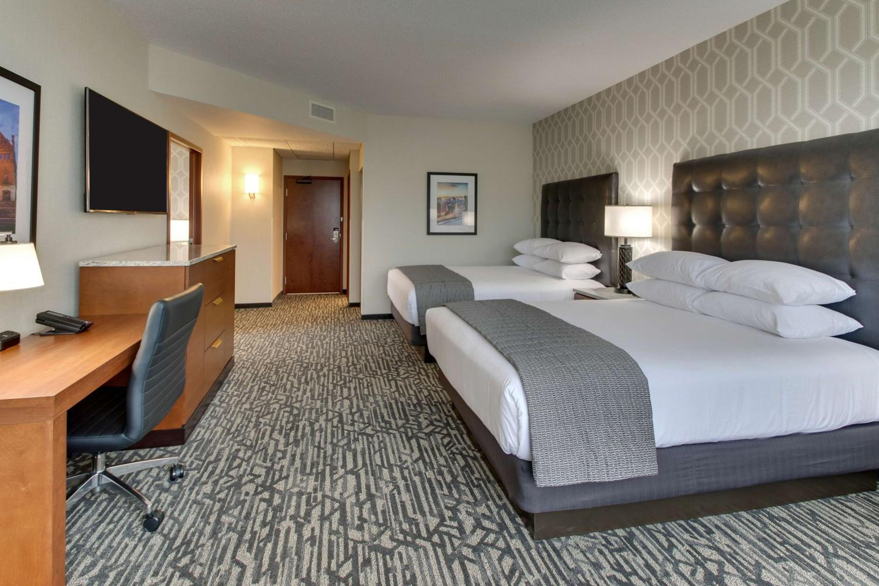 Queen Suite photo 2