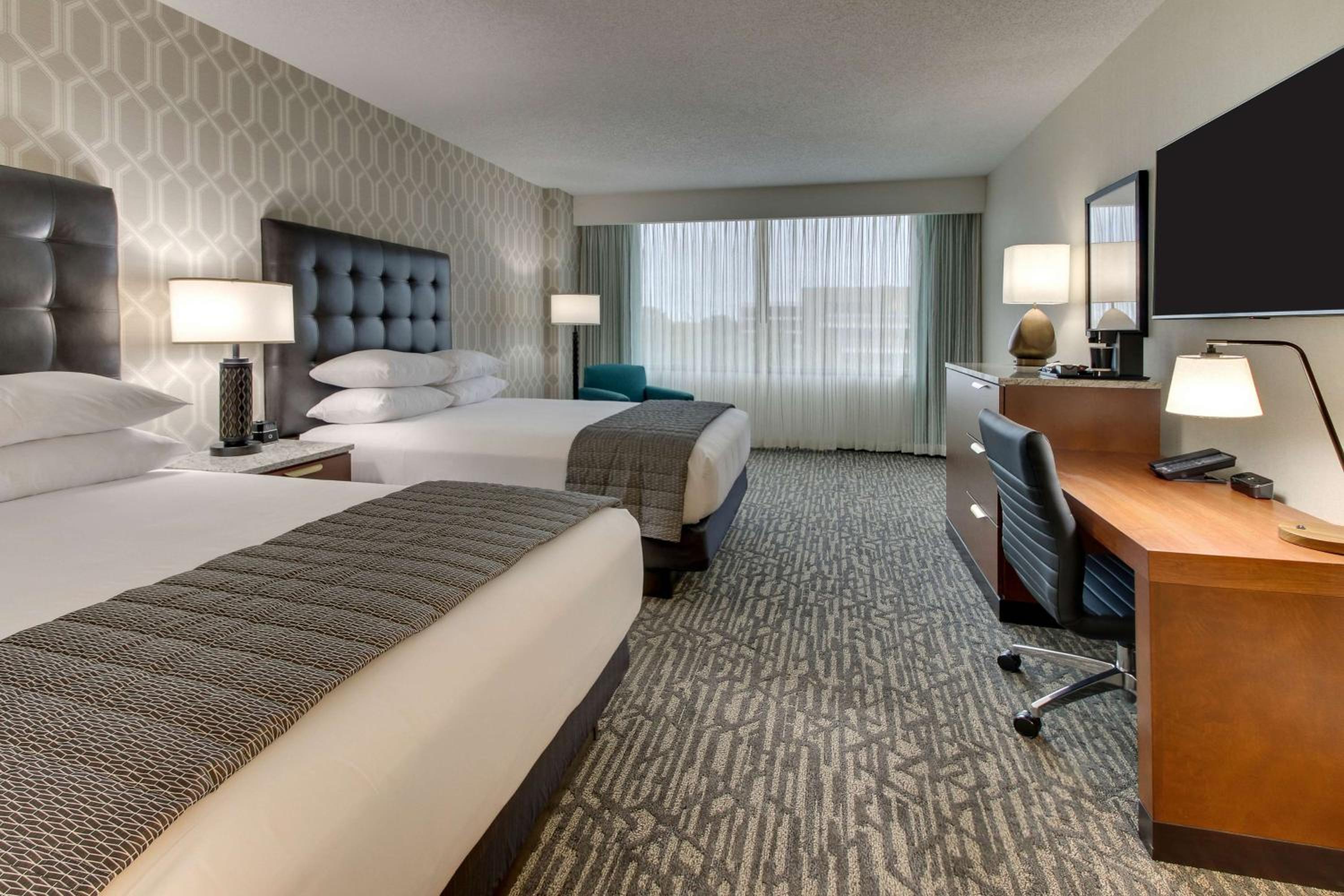 Superior Queen Room with Two Queen Beds - Accessible, Tub photo 1