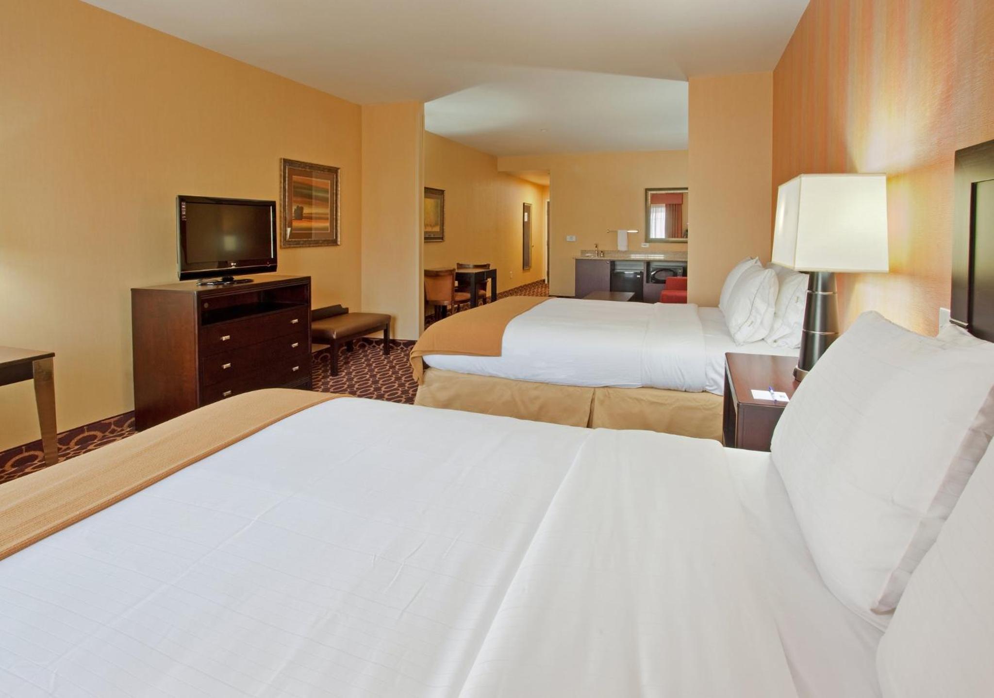 Suite with Two Queen Beds - Communications Accessible - Photo 5