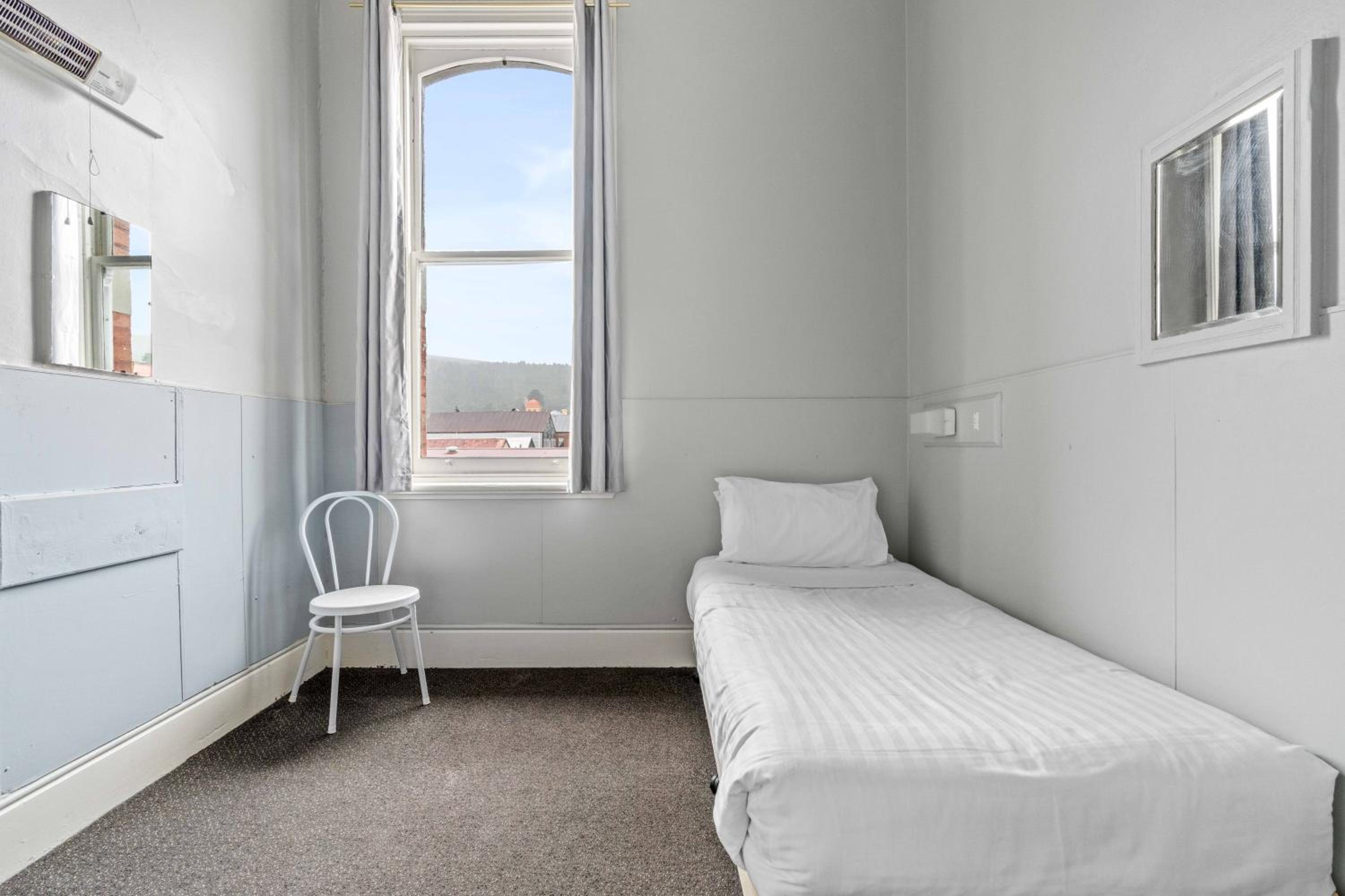 Single Room with Shared Bathroom photo 1