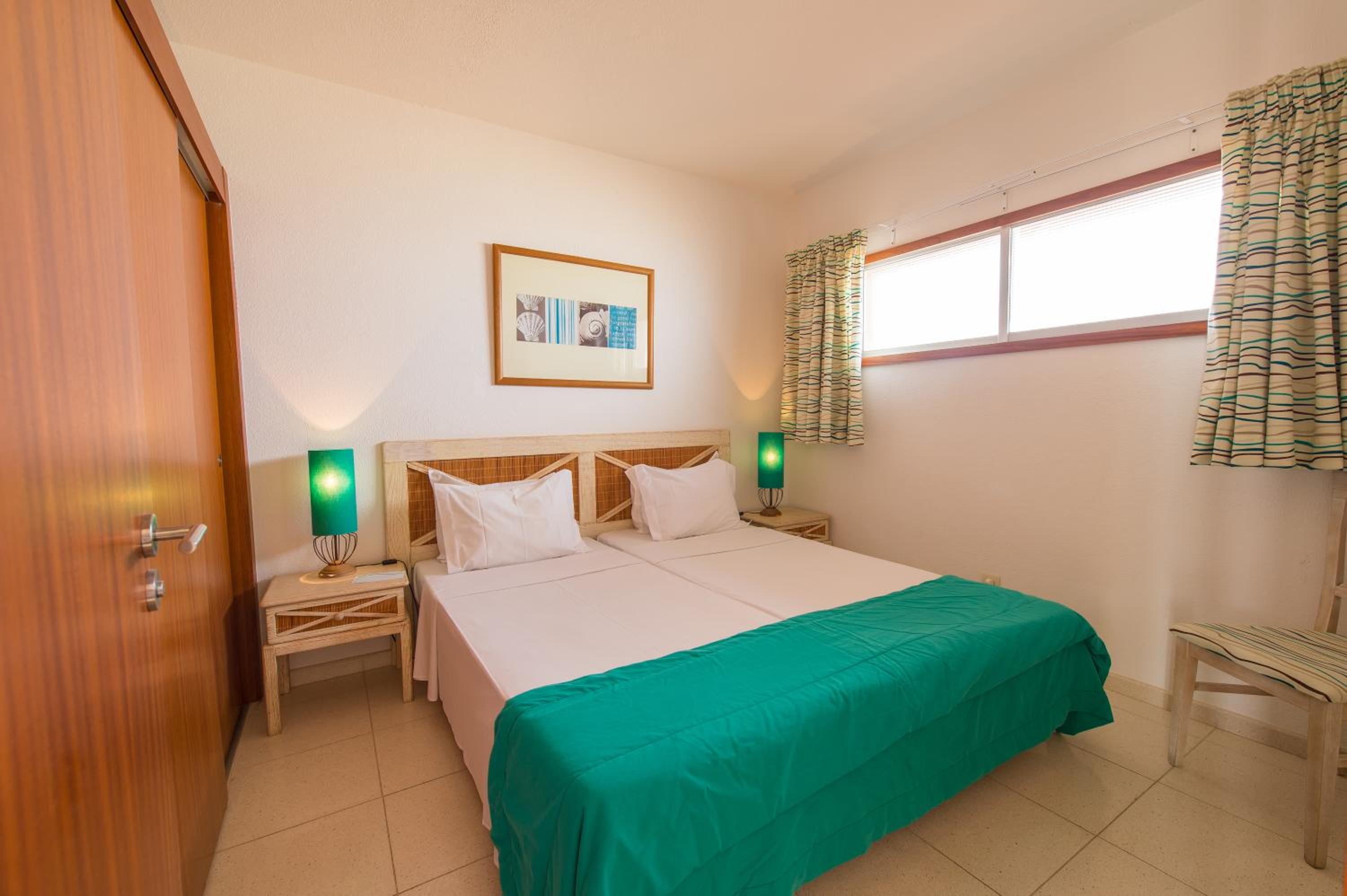 One-Bedroom Apartment with Sea View photo 1