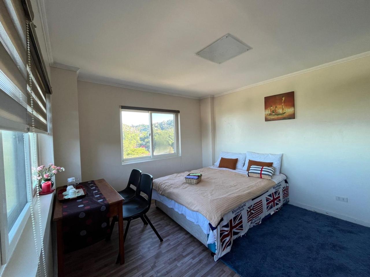 Quadruple Room with Private Bathroom photo 3
