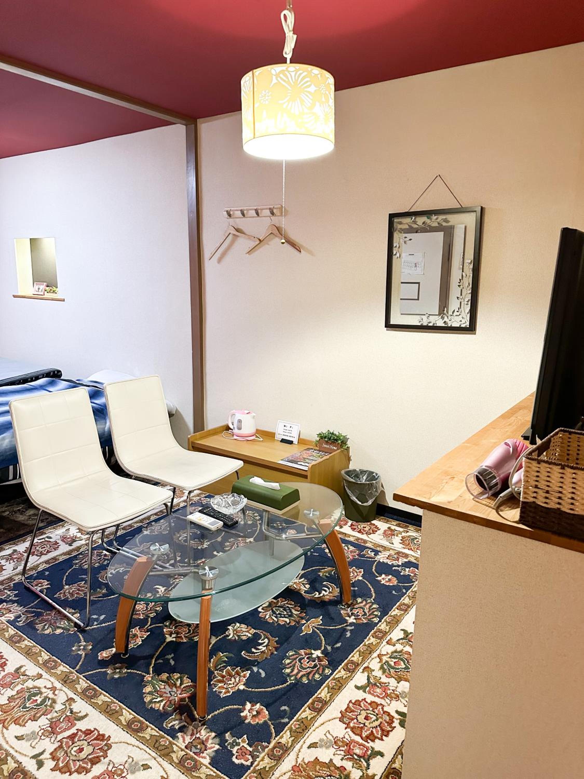 Twin Room with Private Bathroom - Photo 13