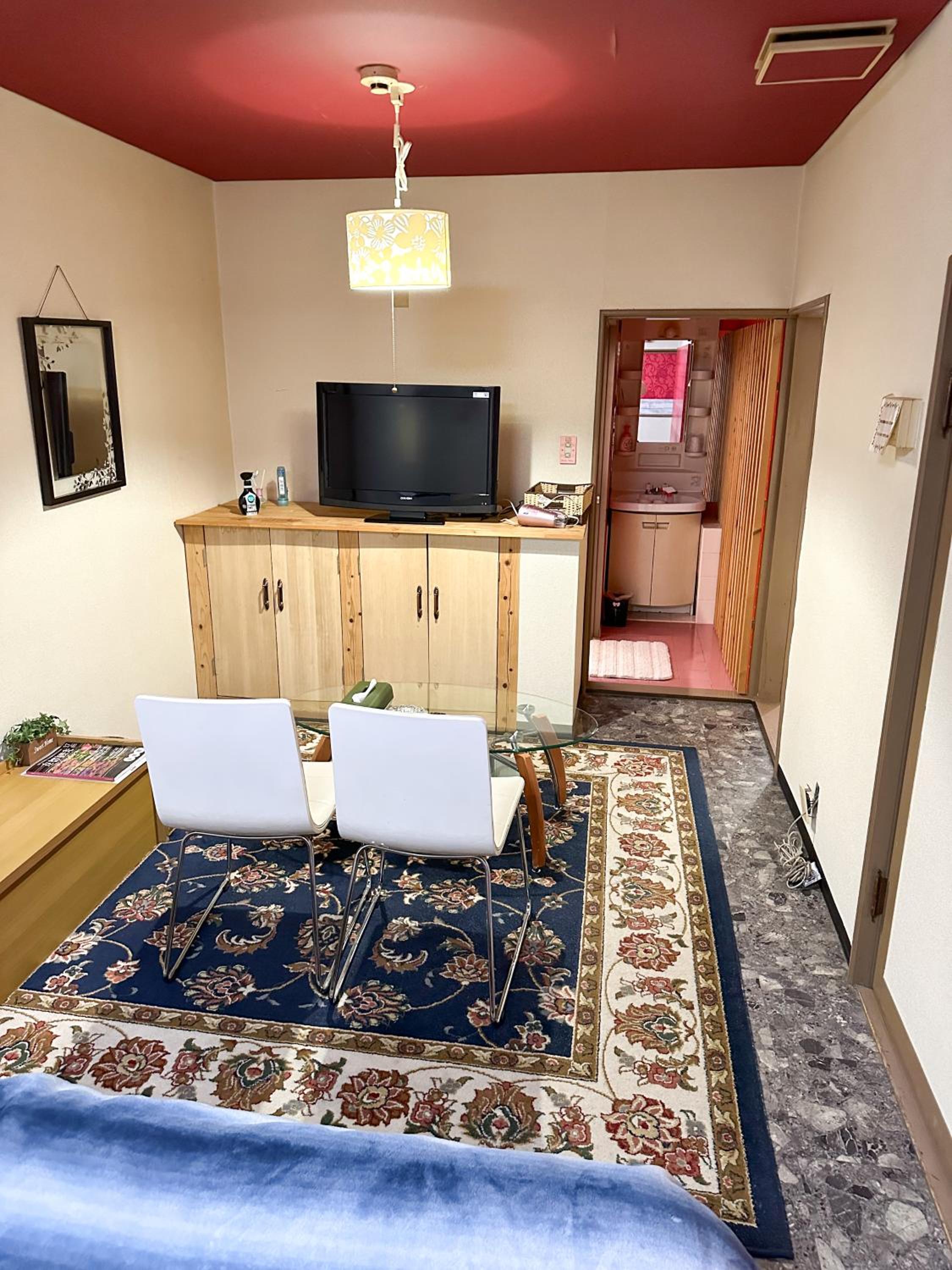 Twin Room with Private Bathroom - Photo 12