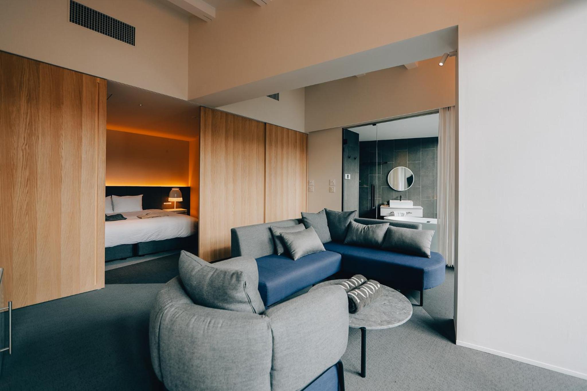 Suite with Private Pool - Photo 6