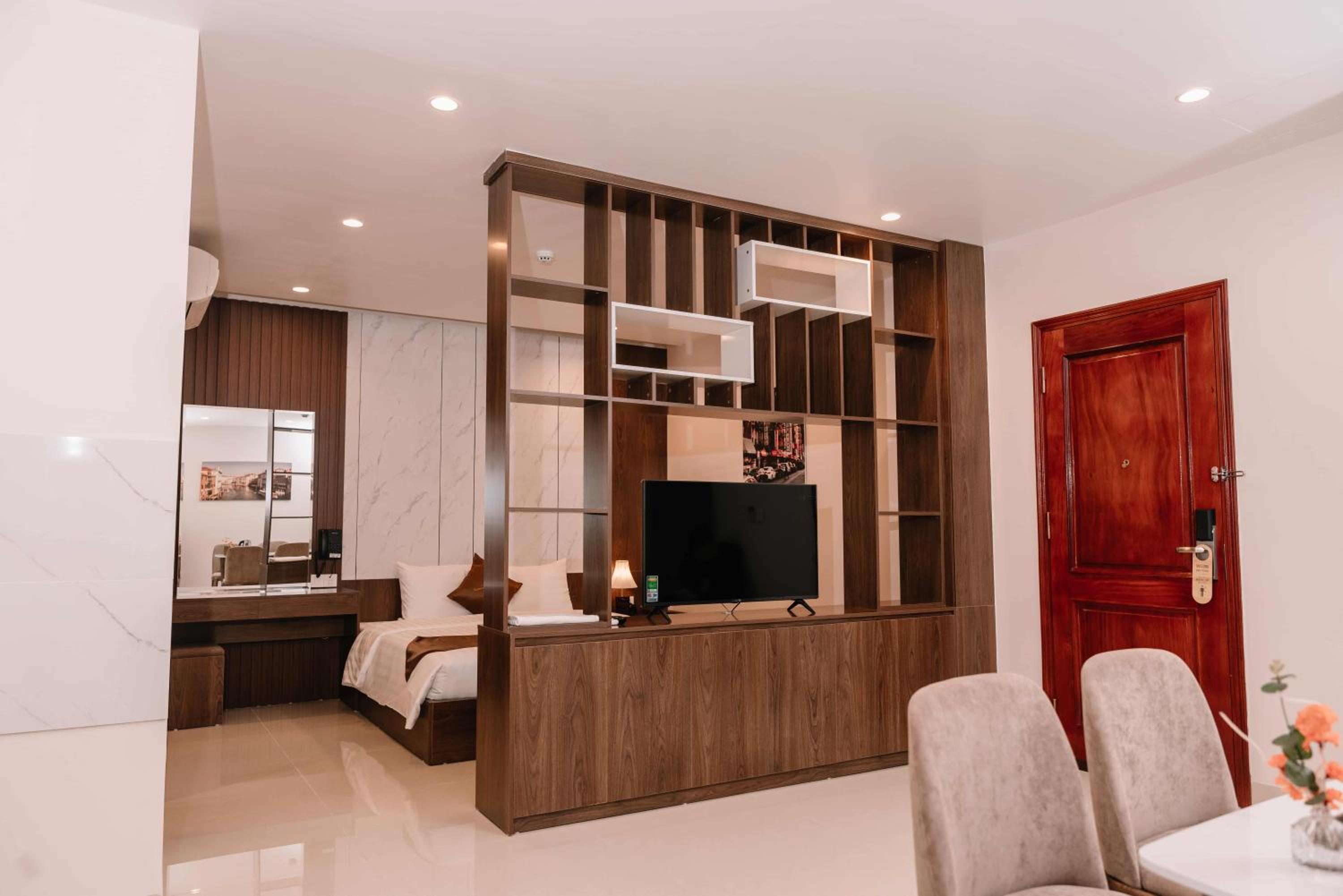 Apartment - Photo 2