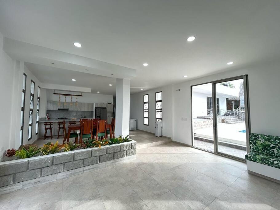 One-Bedroom House photo 1