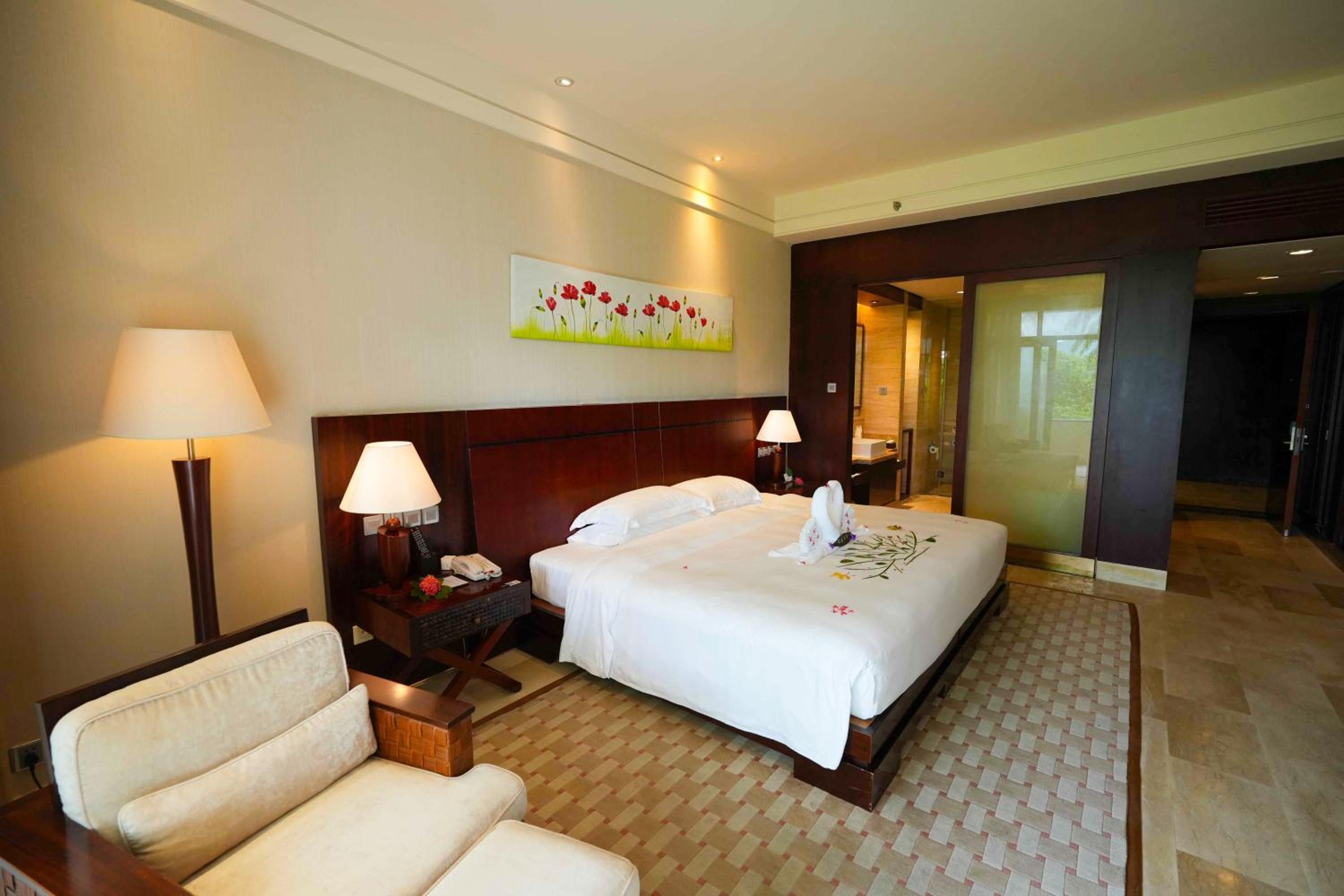 Deluxe Twin or King Room with Garden View(Welcome Fruit)