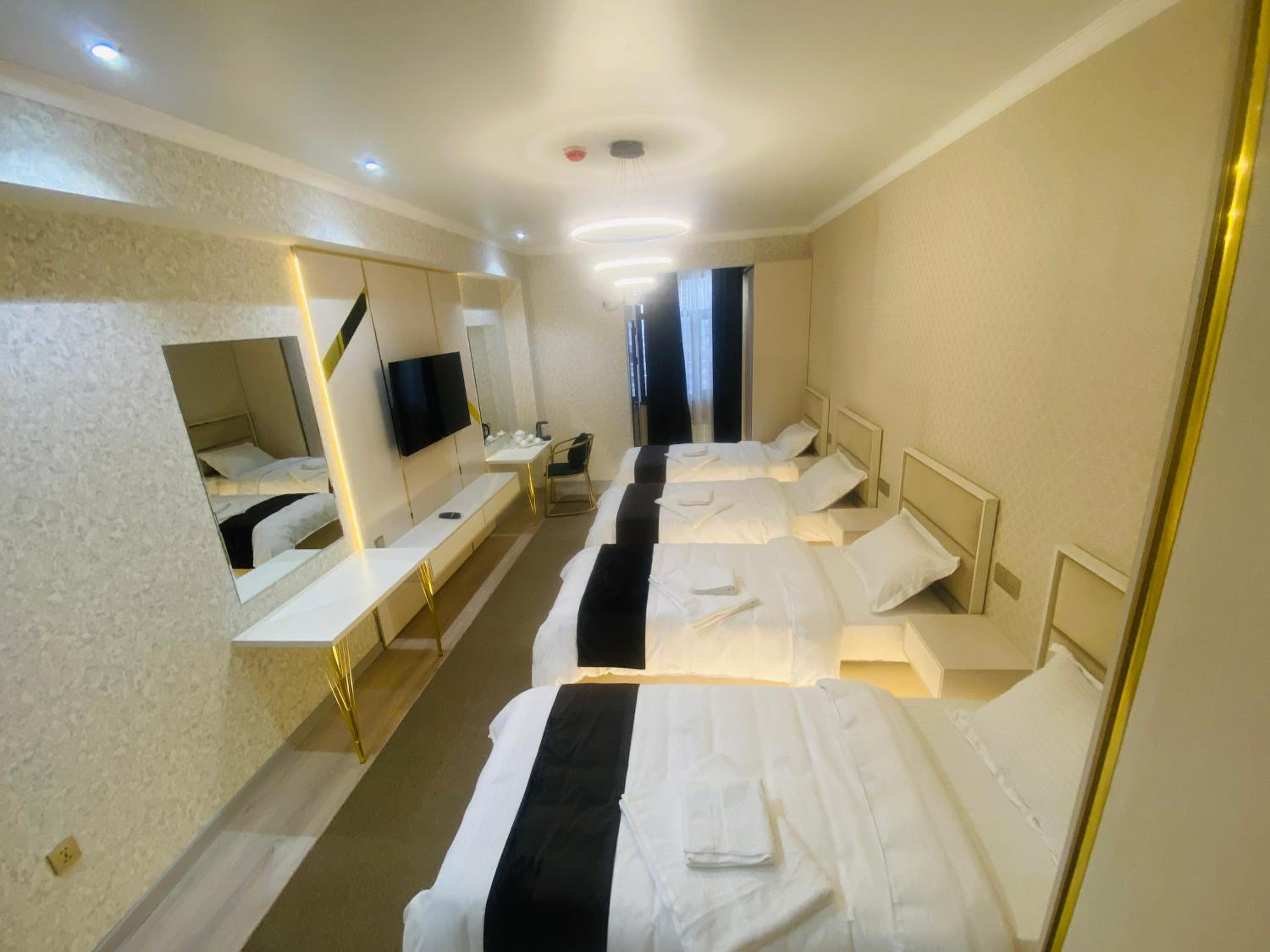 Classic Quadruple Room photo 3