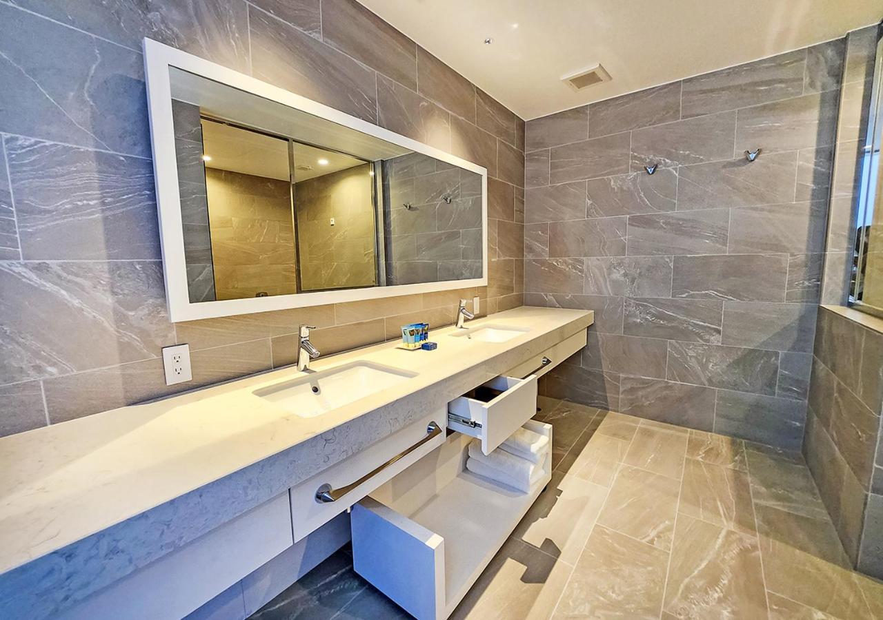Deluxe Twin Room - Photo 3