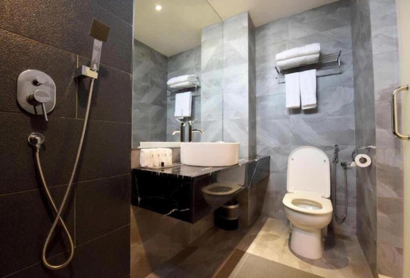 Deluxe Suite - Photo 7