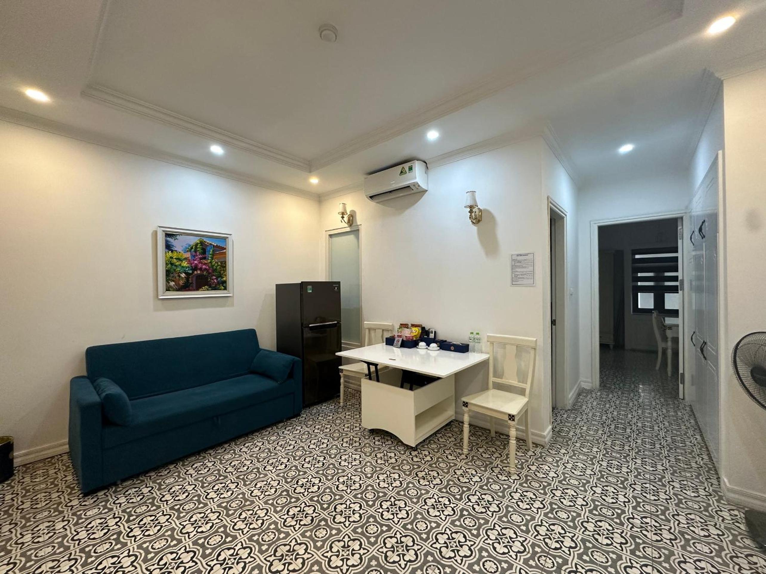 One-Bedroom Apartment