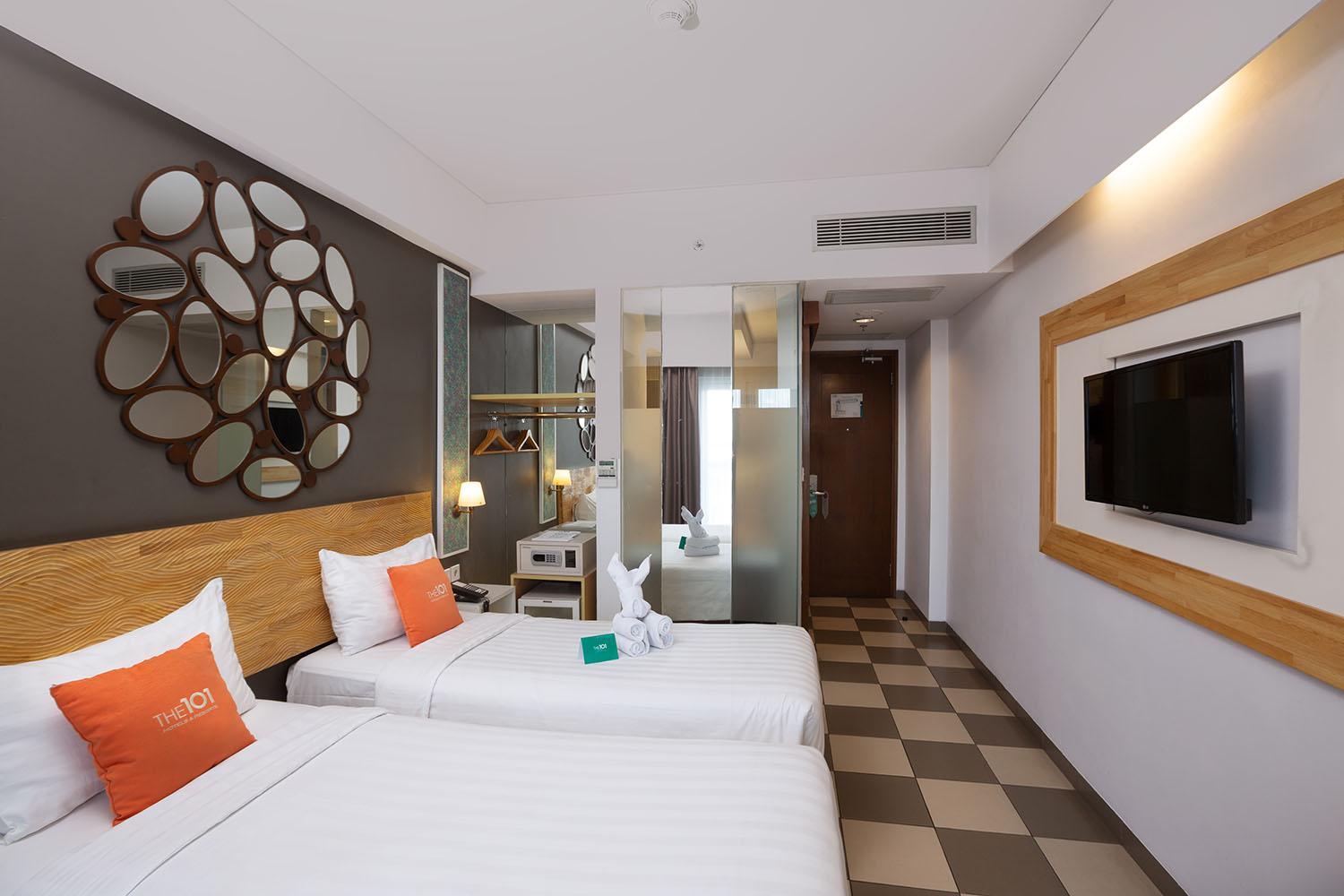 Deluxe Double or Twin Room Balcony with City View photo 1