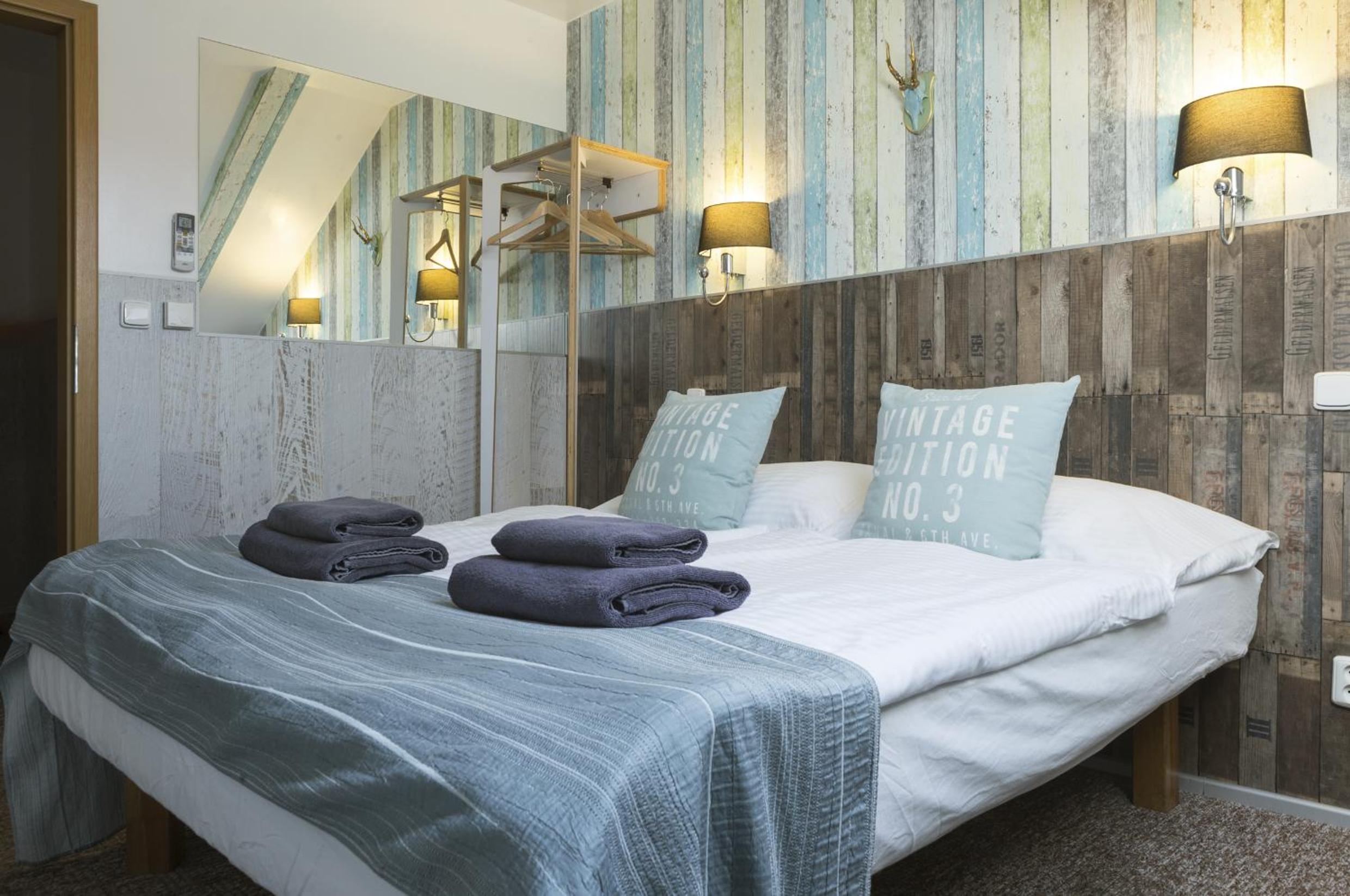 Double or Twin Room - Photo 13