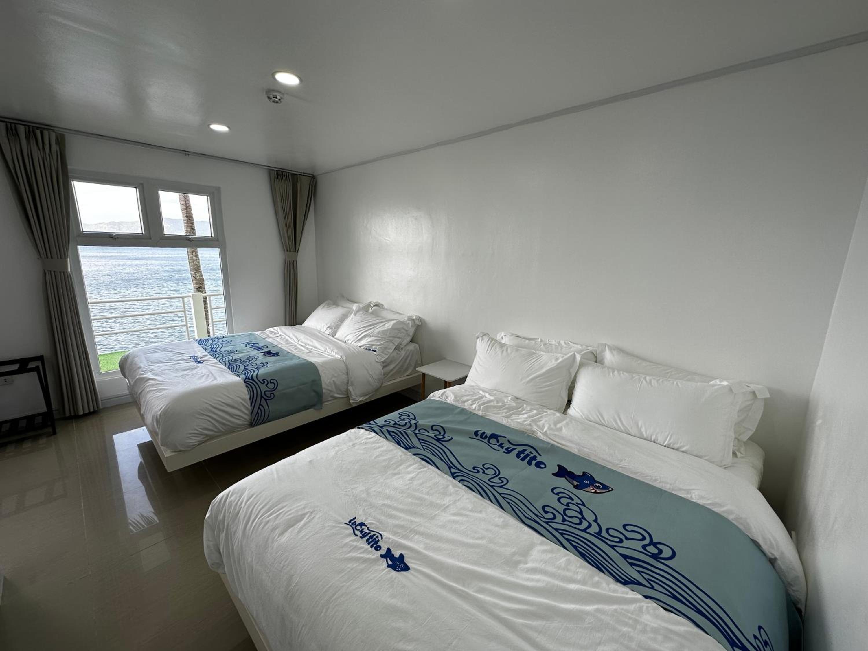 Standard Twin Room with Sea View
