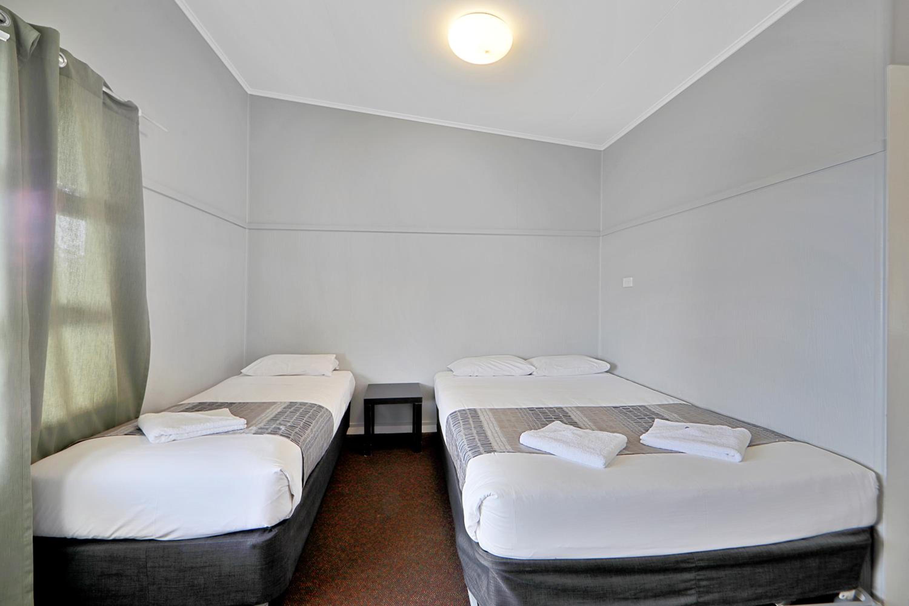 Family Budget Motel Room For 4 photo 3