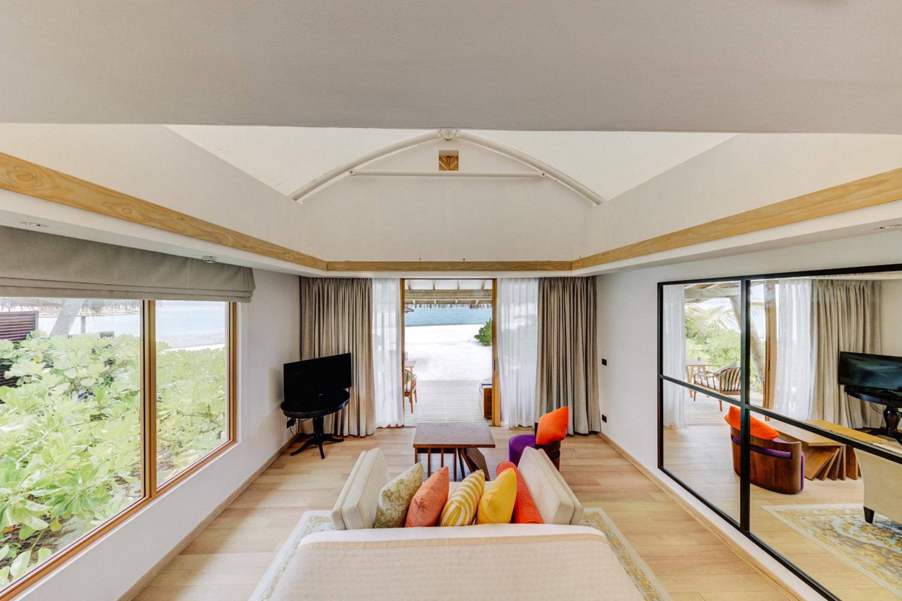 Platinum Beach Bungalow - FREE return domestic flight transfers for stays of 7+ nights, or 50% off domestic flight transfers for stays less than 7 nights (max 2 guests) Book: 9 Jan-31 Oct 2026 | Stay: 1 Apr-31 Oct 2026