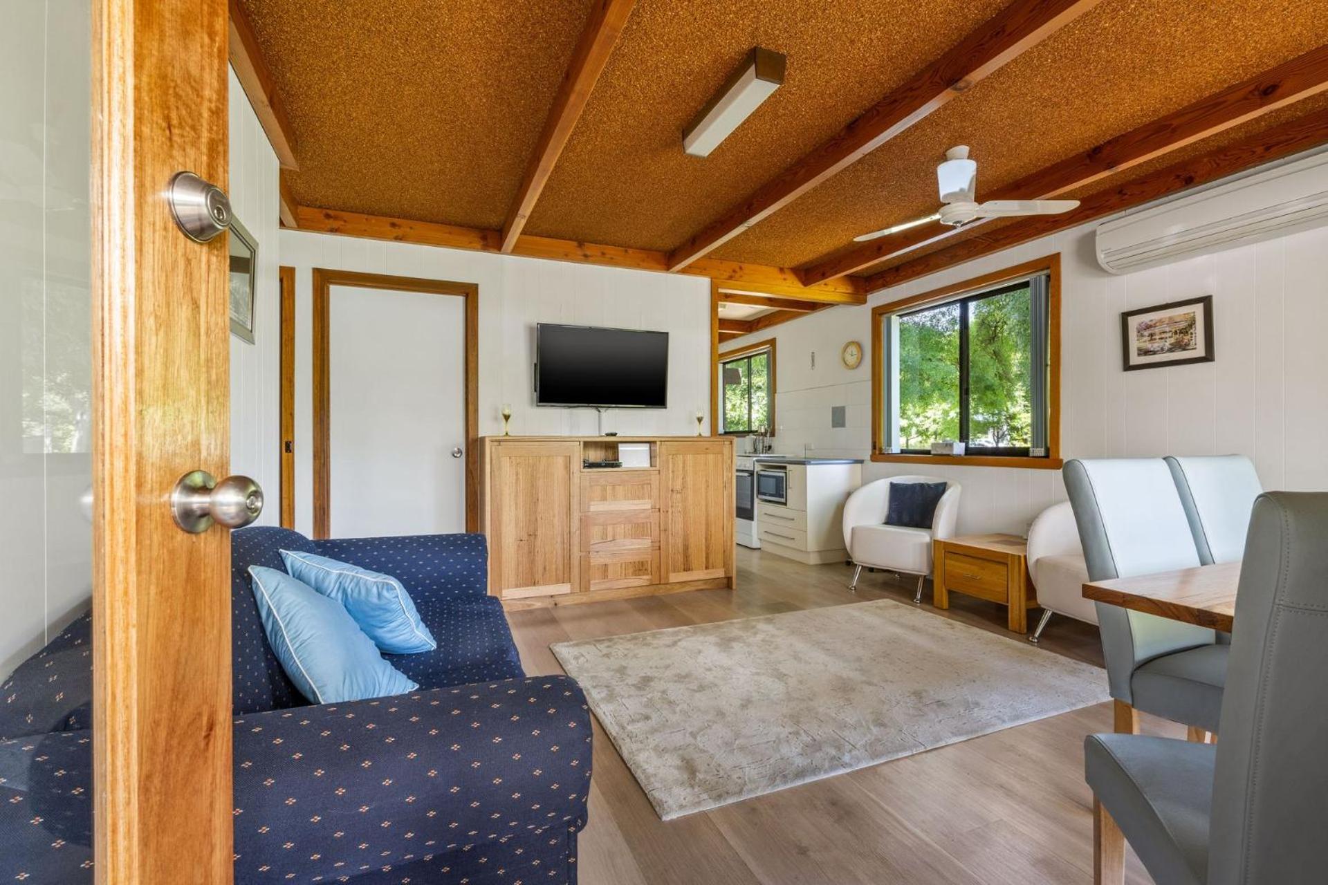 One-Bedroom House photo 1
