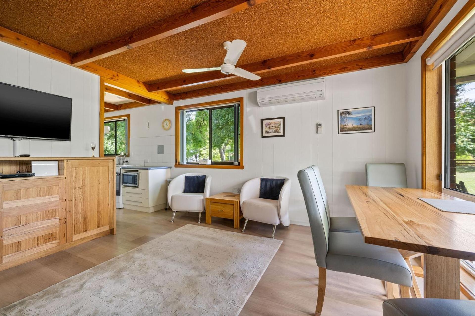 One-Bedroom House photo 3