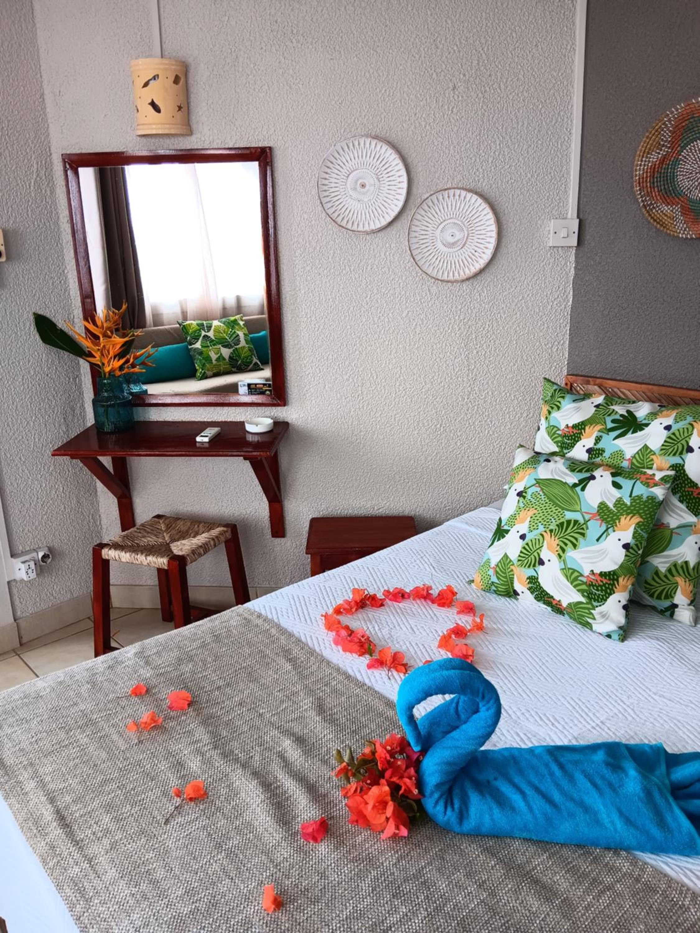 Oceanfront Deluxe Double Room  photo 2