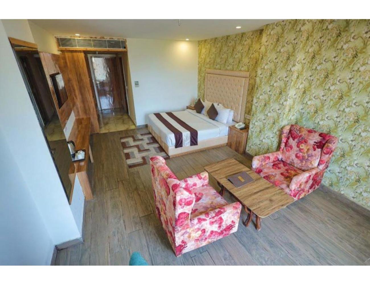 Superior King Room photo 1