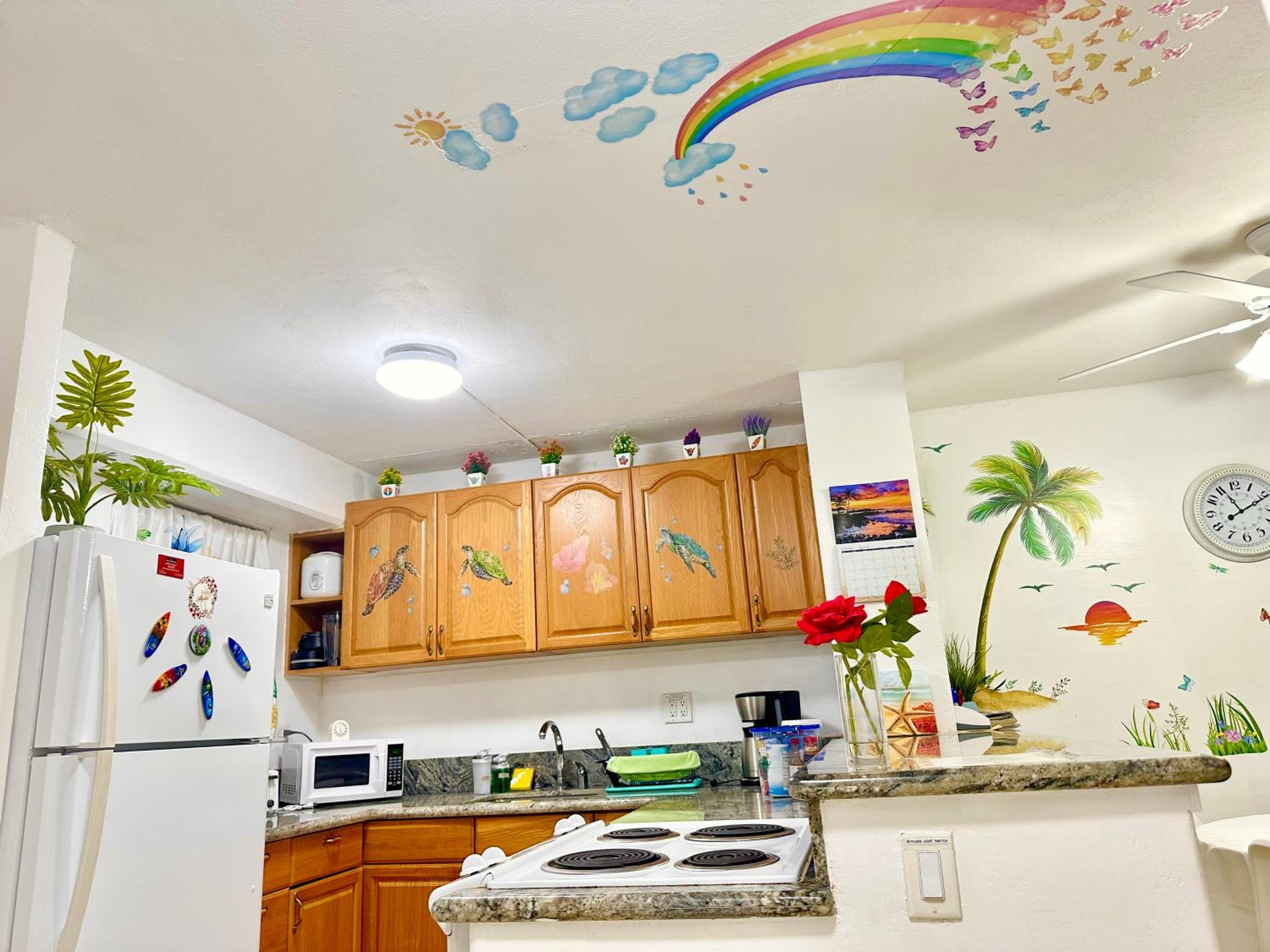WAIKIKI 2 BEDROOMS, 1 BATH, FREE PARKING, SLEEP 6: Apartment with Pool View photo