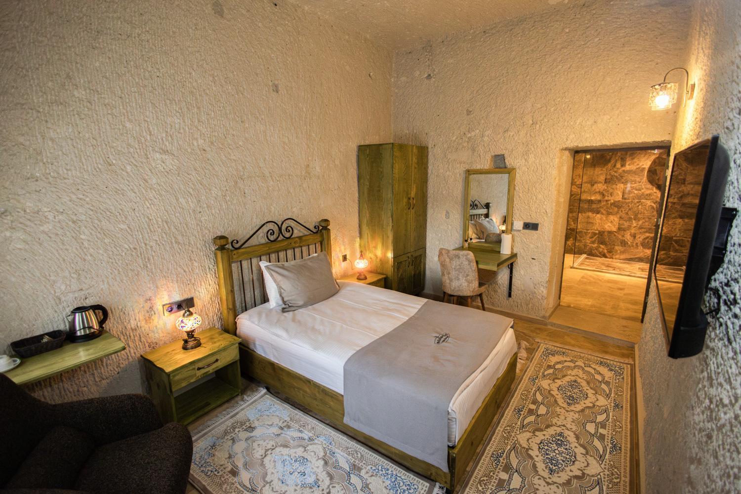 Double Room with Spa Bath photo 1