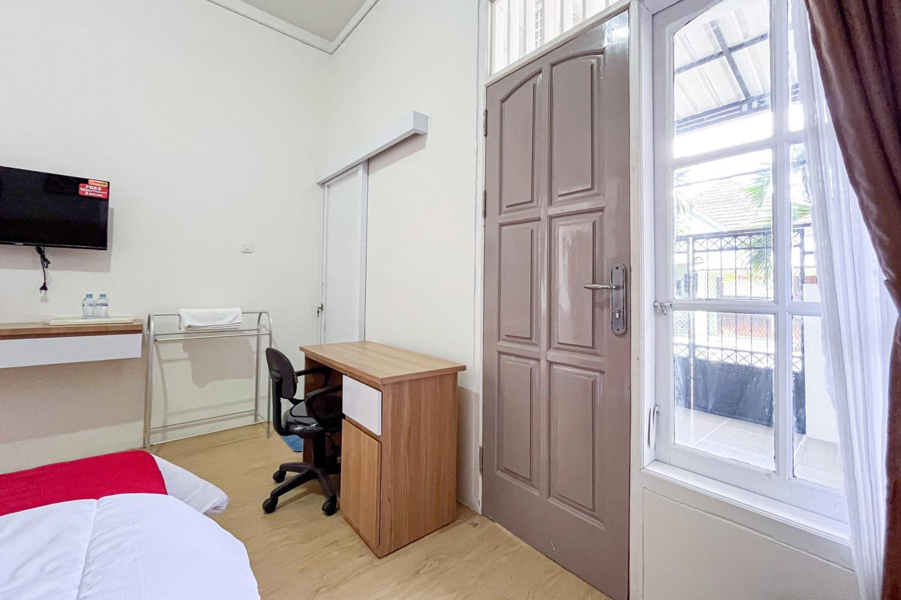 Deluxe Double Room photo 3