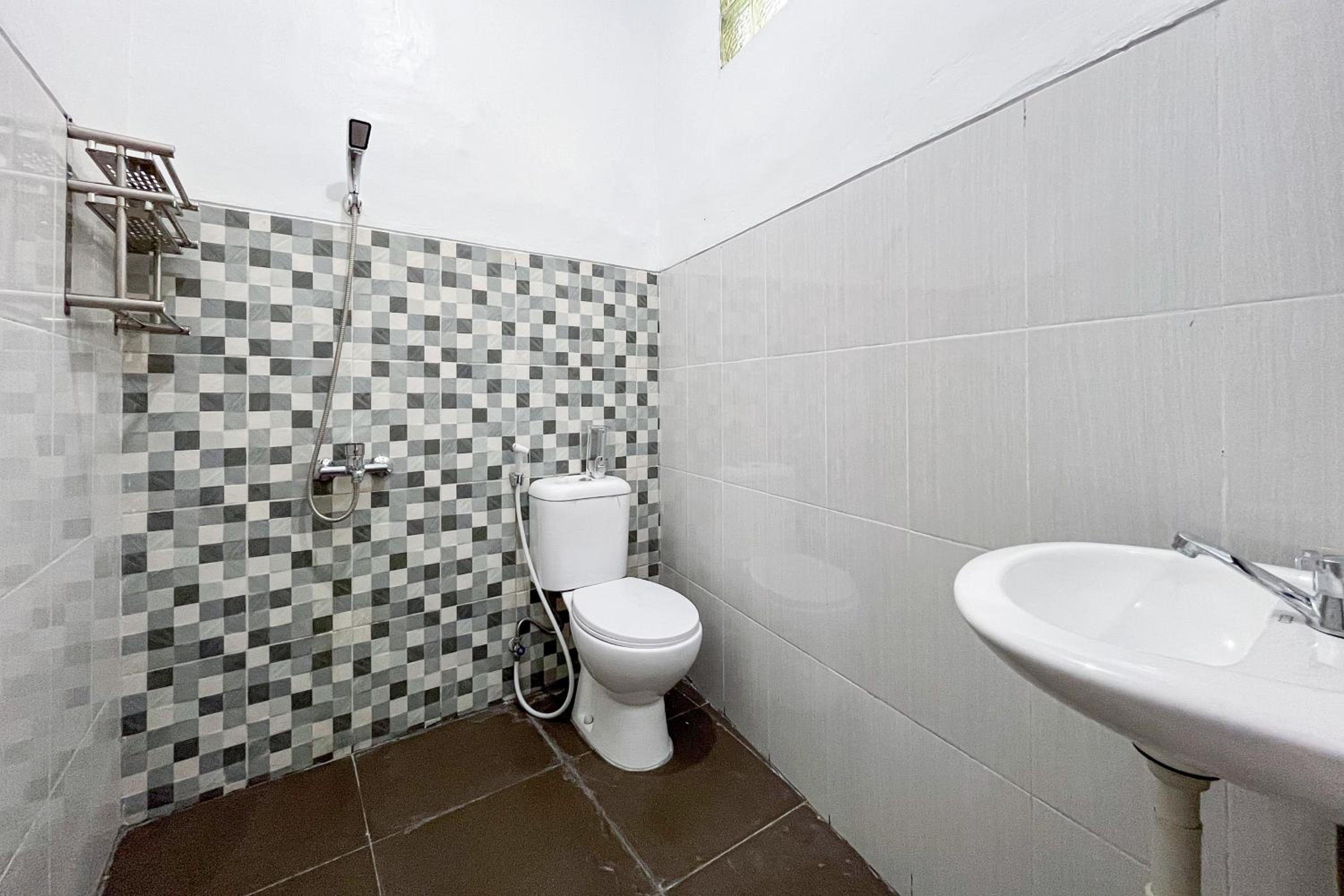 Standard Twin Room - Photo 2