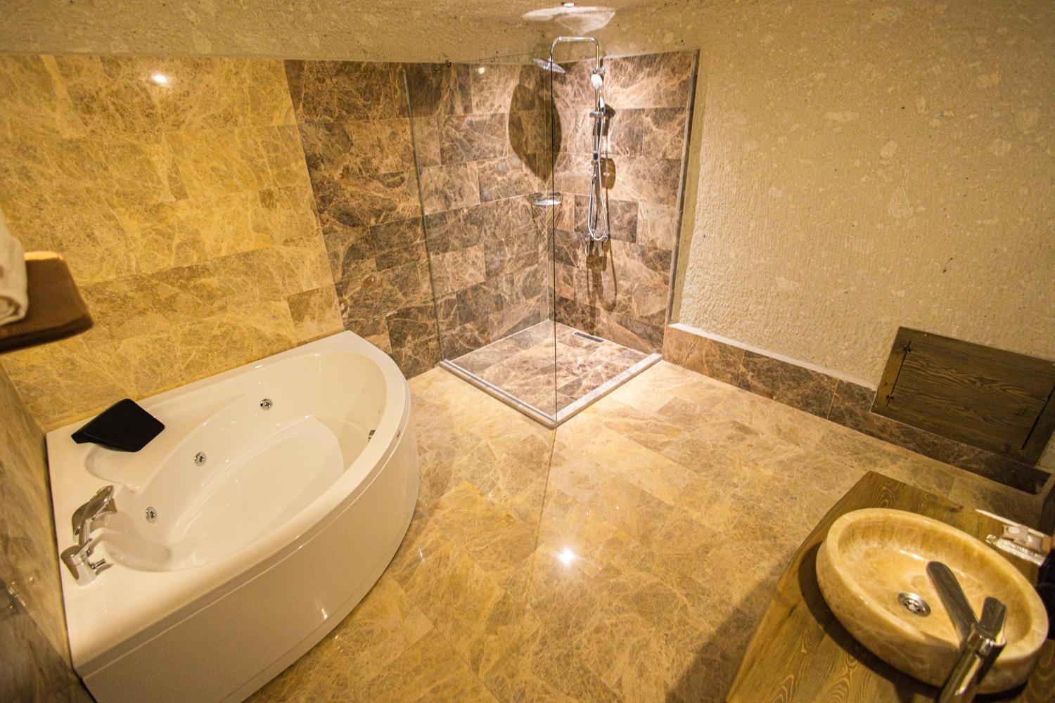 Double Room with Spa Bath photo 2