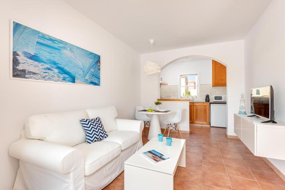 One-Bedroom Apartment with Pool View photo 3