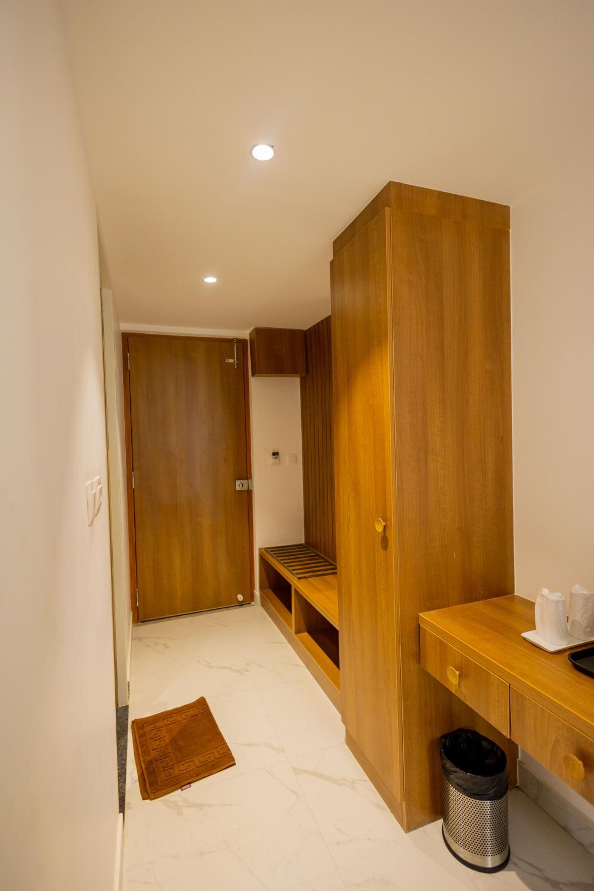Deluxe Room - Photo 11