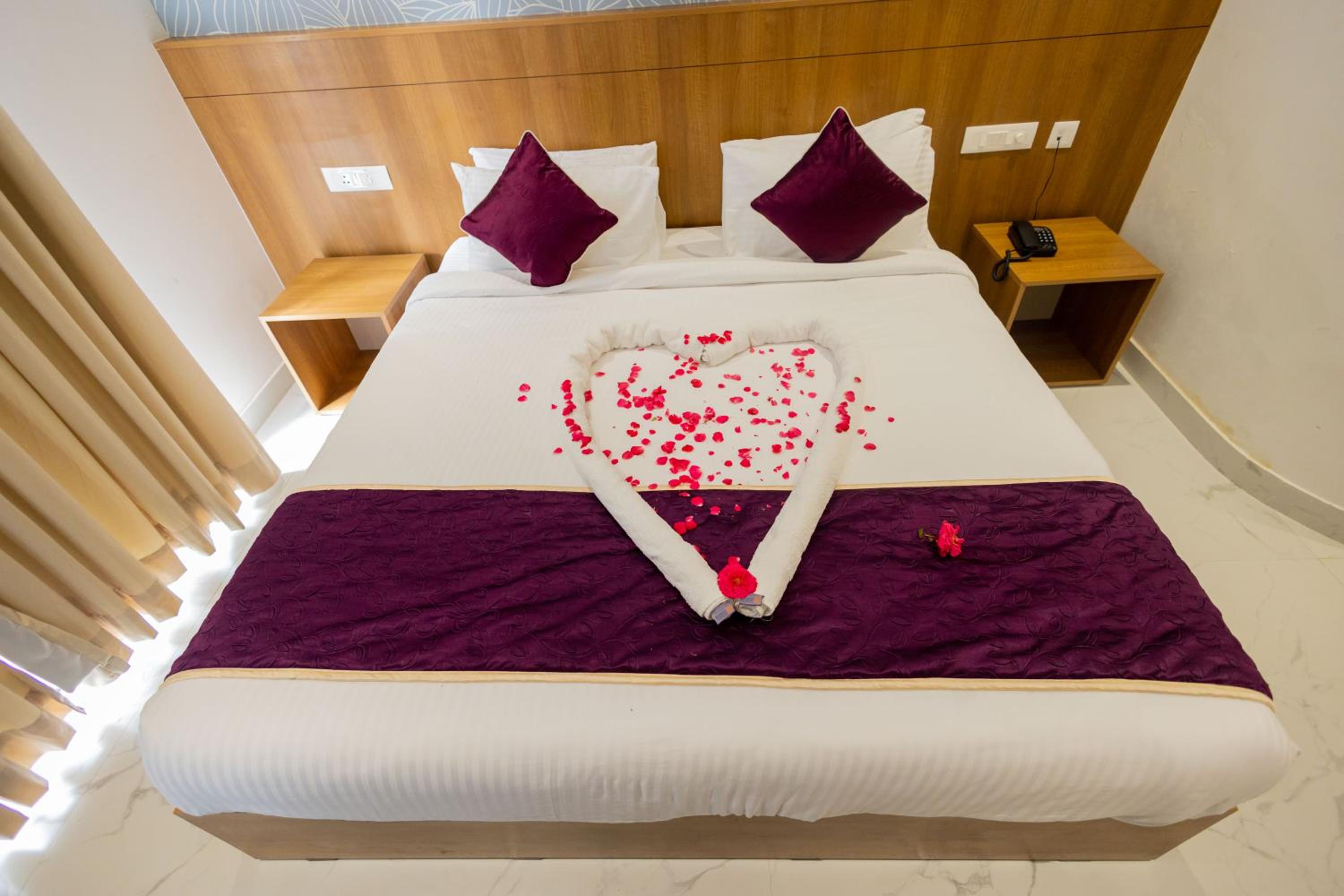 Deluxe Room - Photo 14