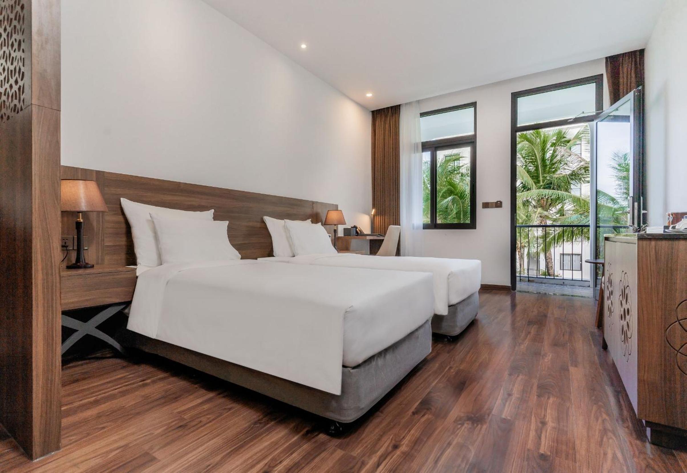 Superior Twin Room with Garden View