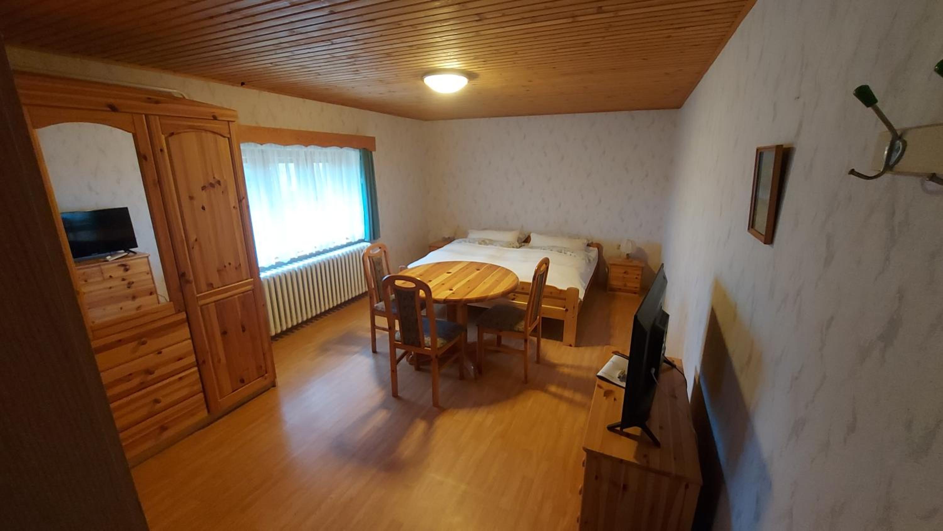 Double Room with Private Bathroom photo 2