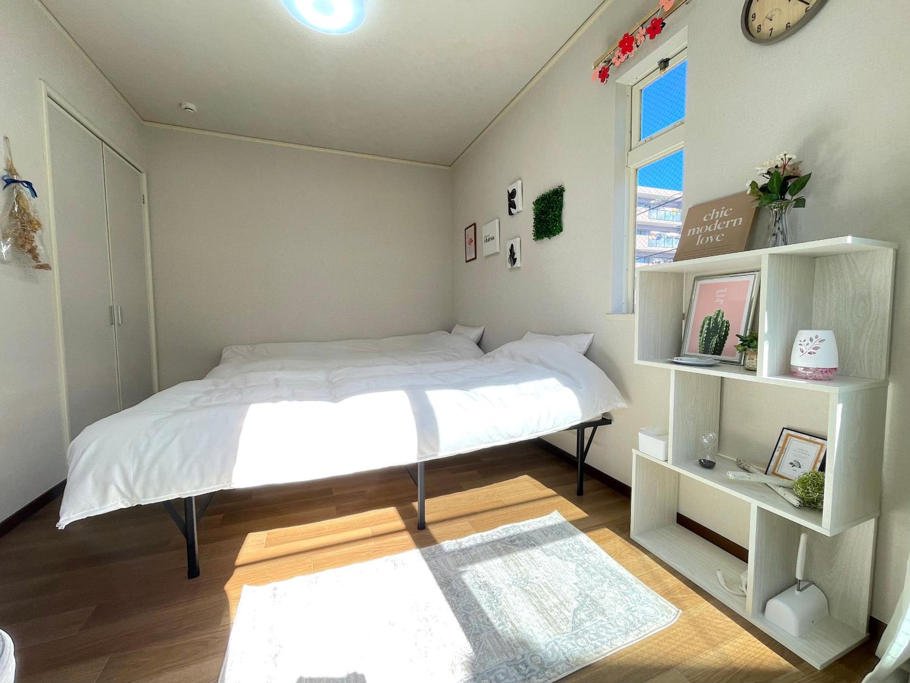 One-Bedroom Apartment photo 3