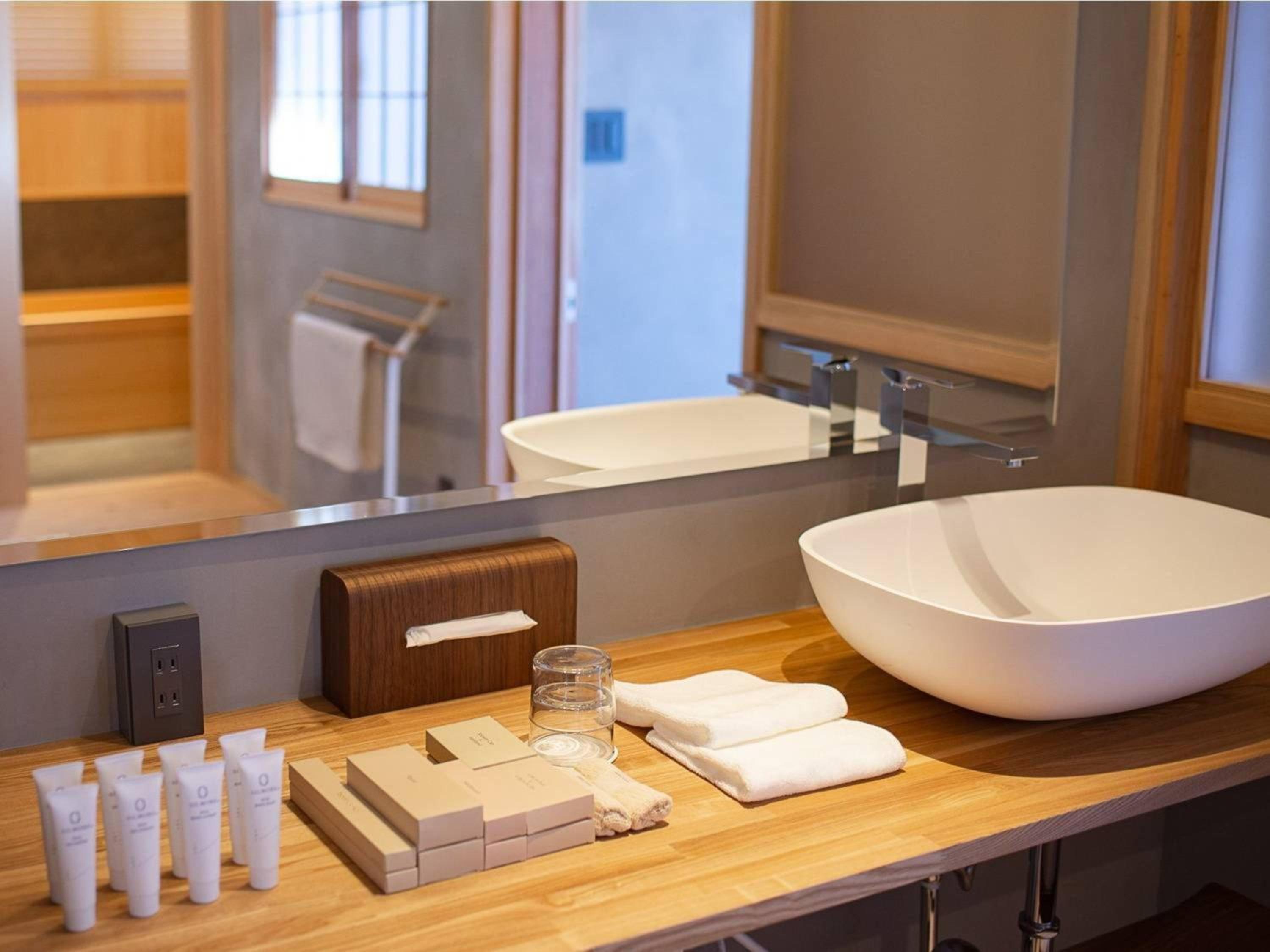 Standard Twin Room - Photo 15