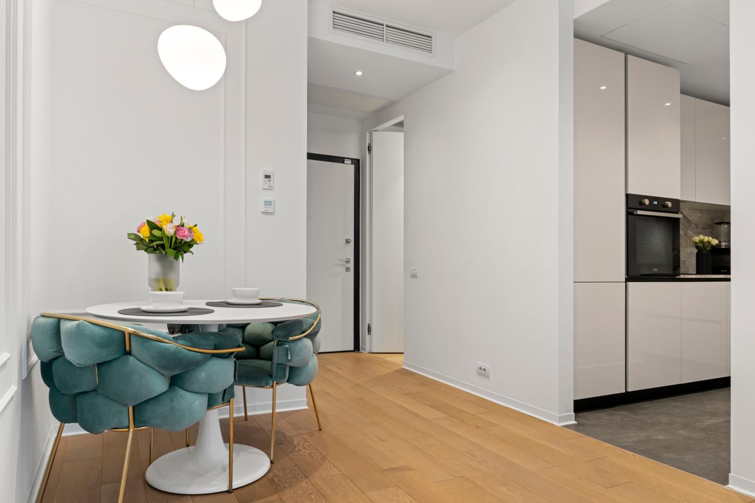 One-Bedroom Apartment - Photo 8