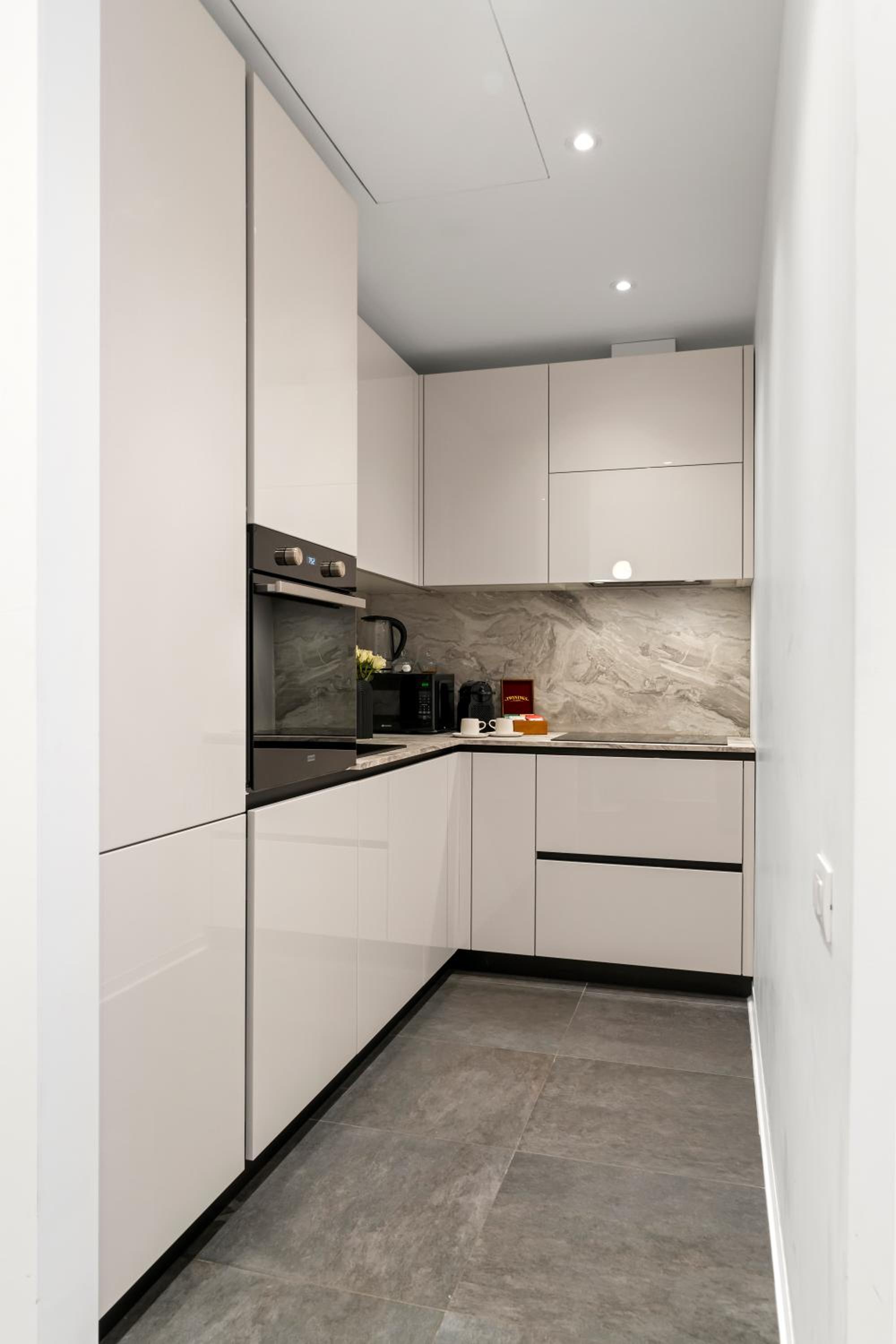 One-Bedroom Apartment - Photo 10