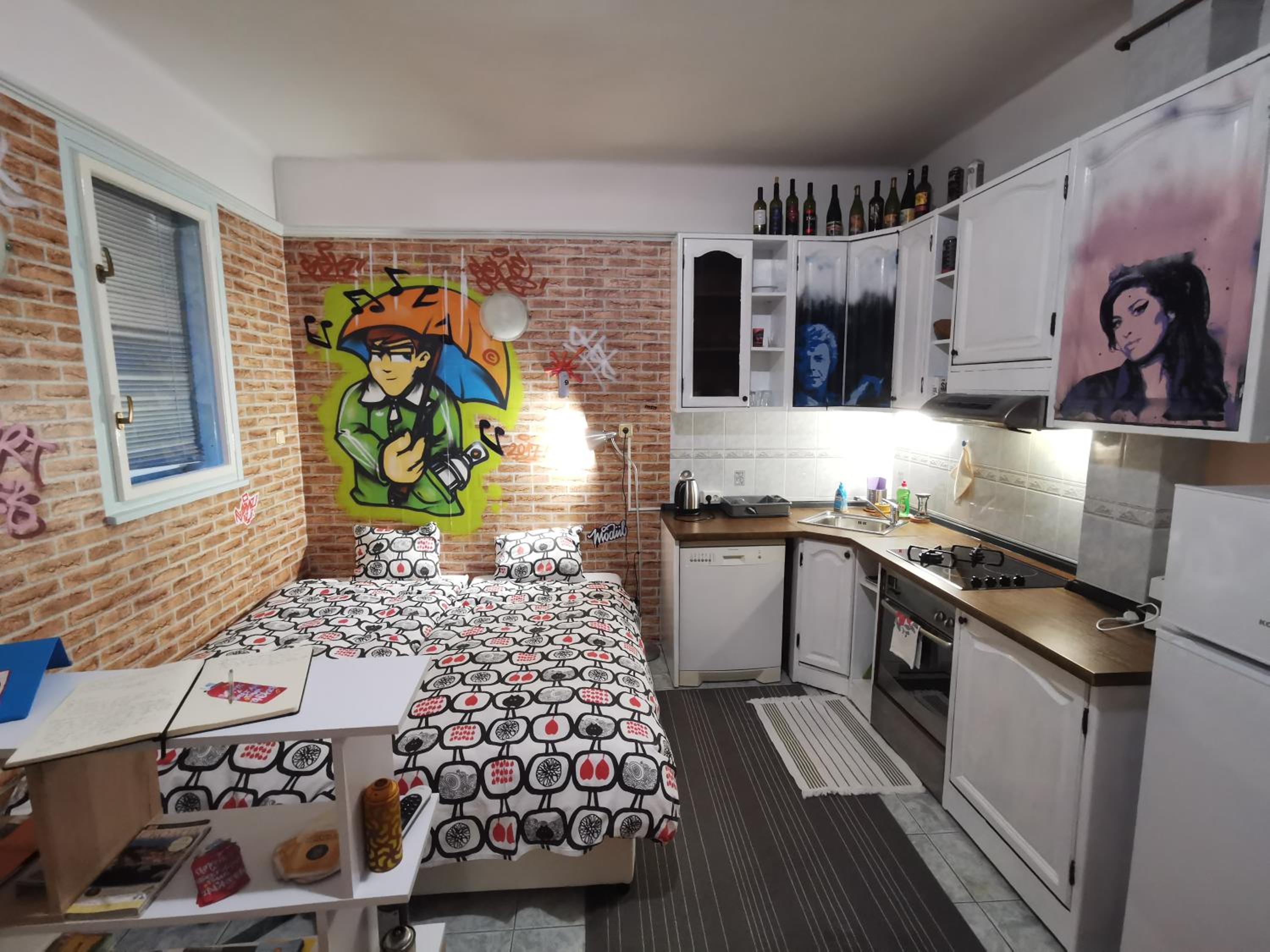 Suite - Photo 11