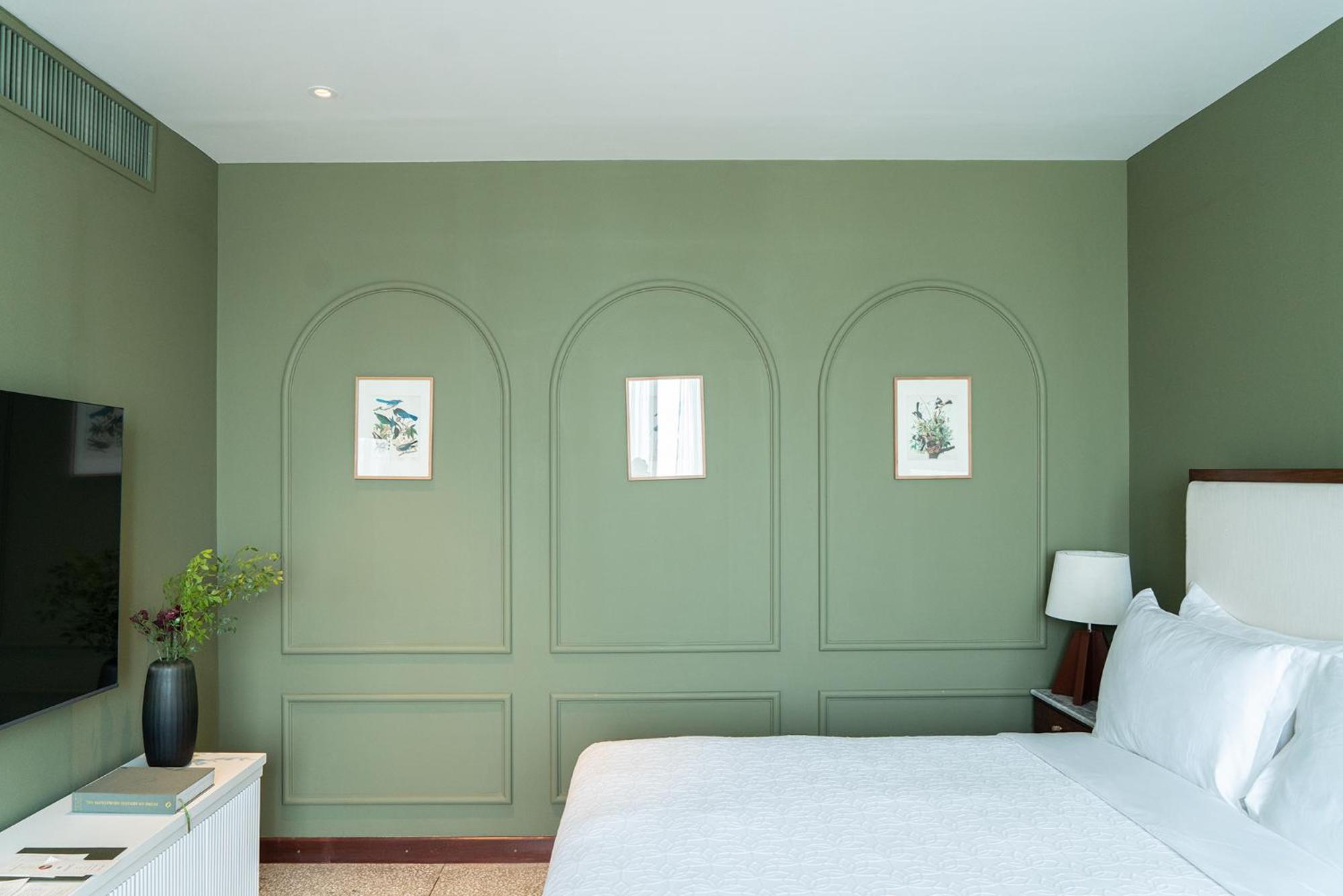 Deluxe King Room photo 2